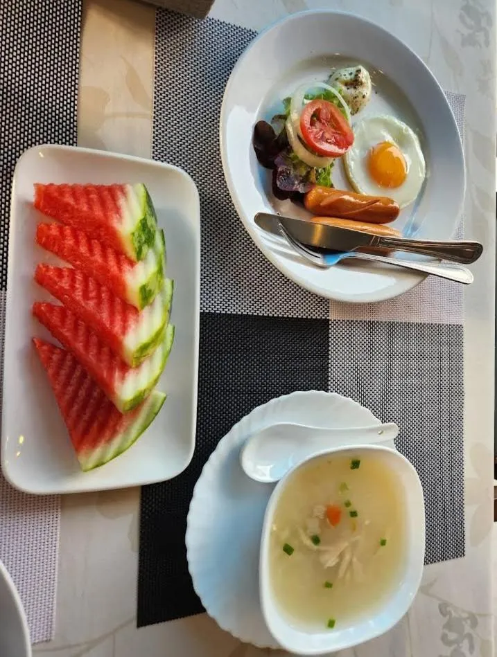 Restaurant/places to eat in Koh Larn Riviera