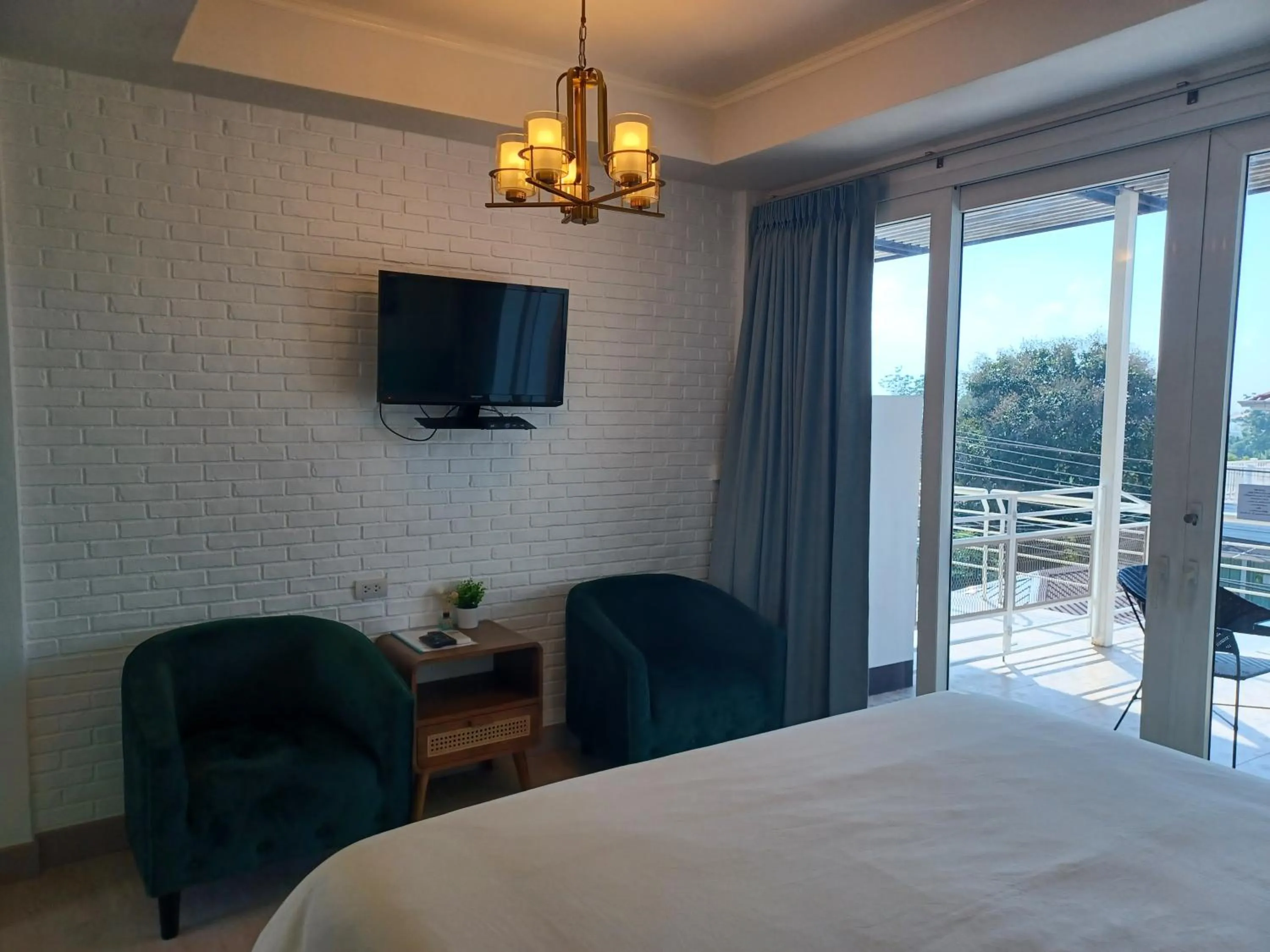 Bedroom, Bed in Koh Larn Riviera