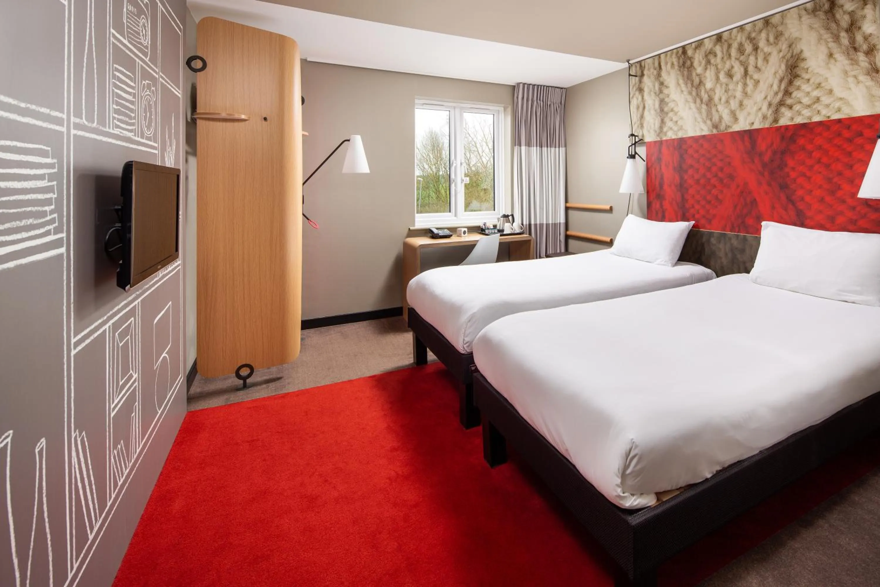 Bed in ibis Rugby East