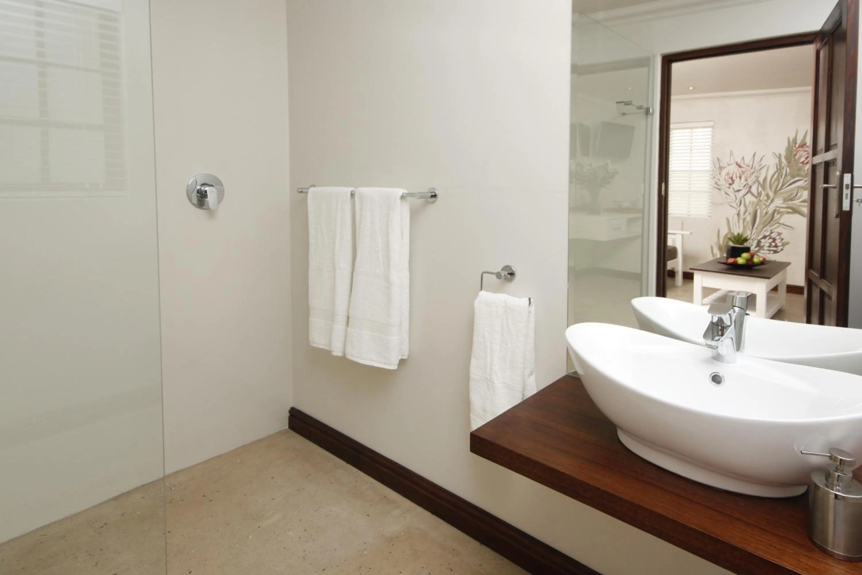 Shower in The Potting Shed Guest House