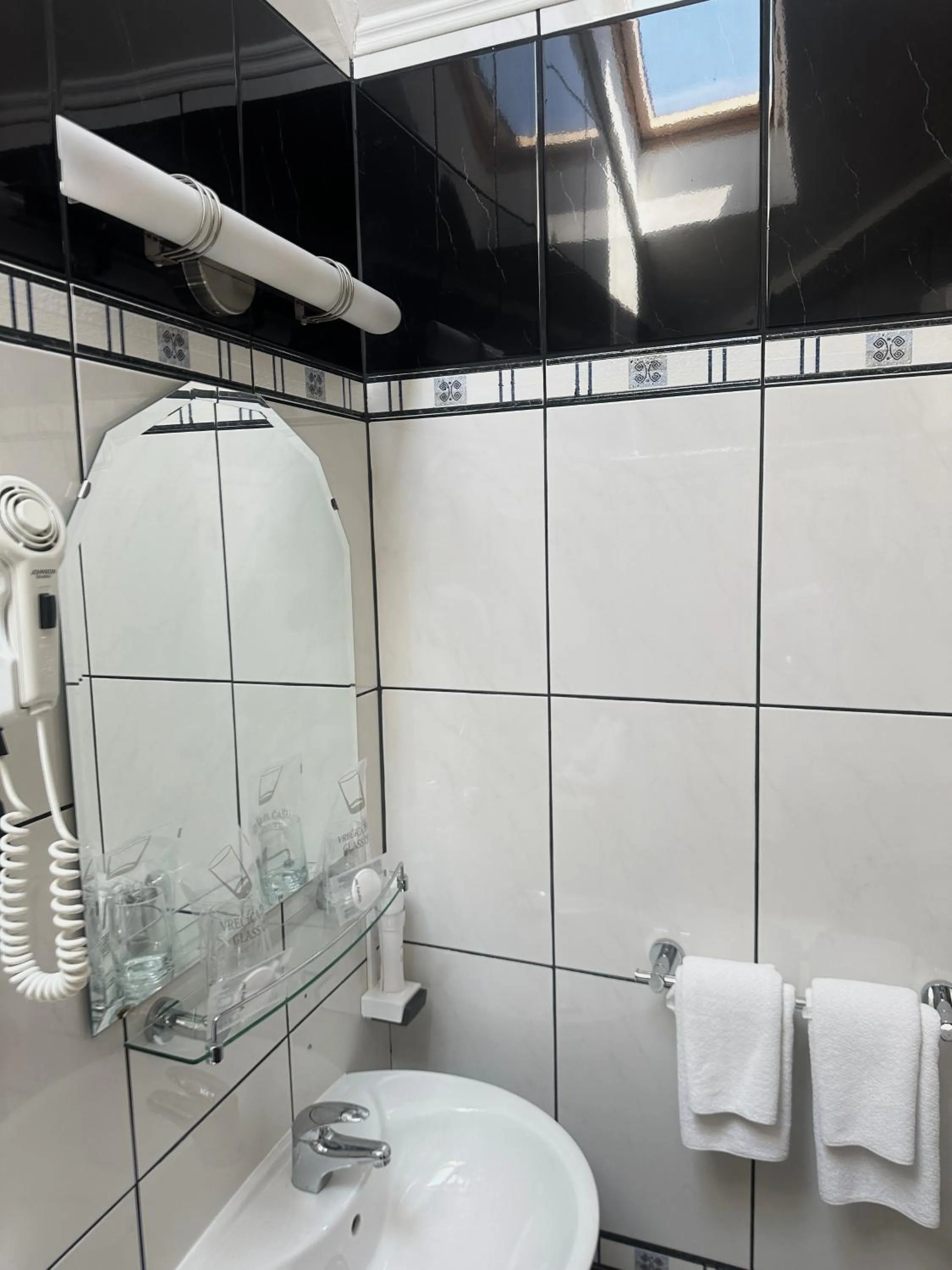 Bathroom in Villa Slika