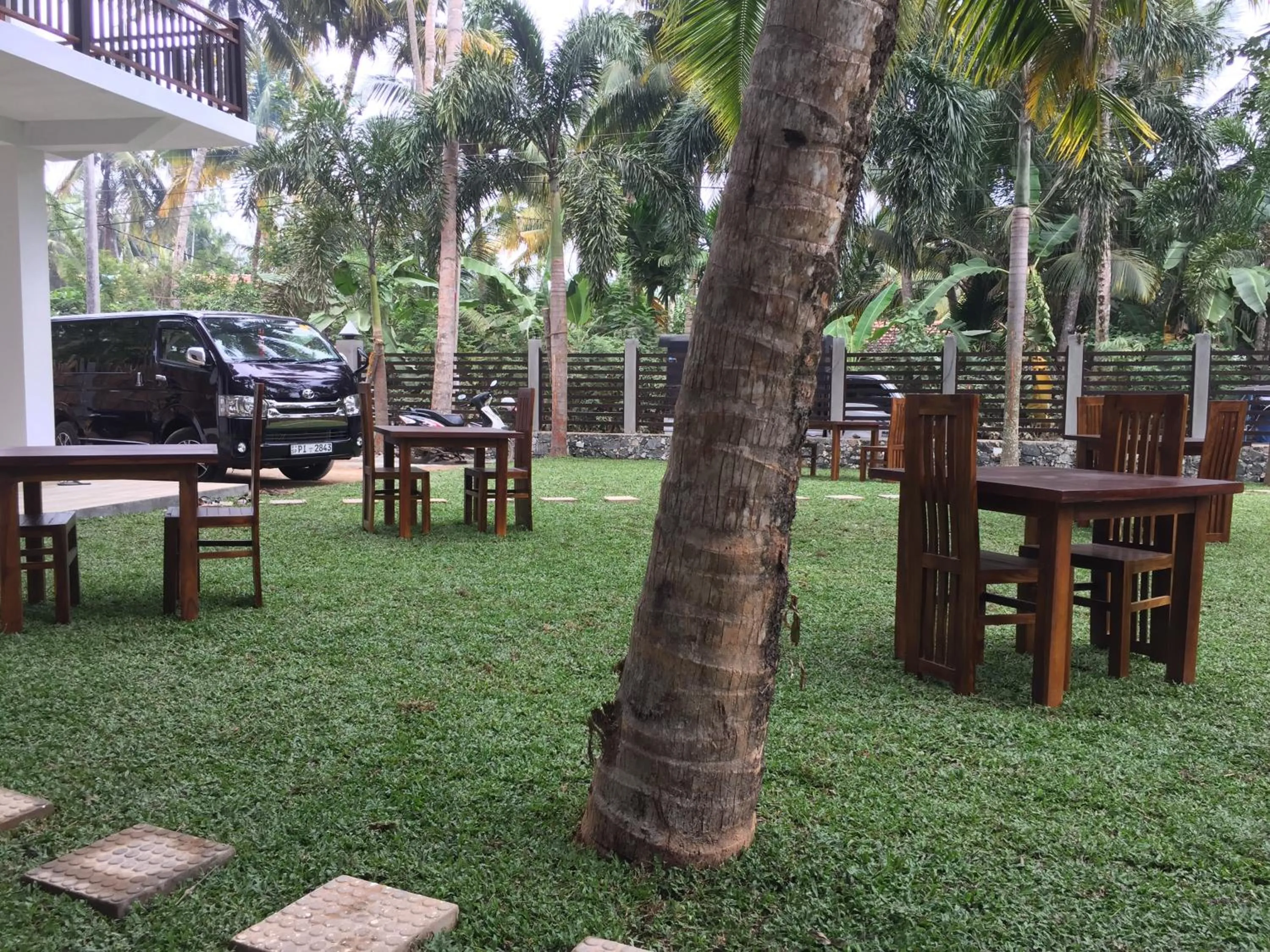 Restaurant/places to eat in Bay Hiriketiya