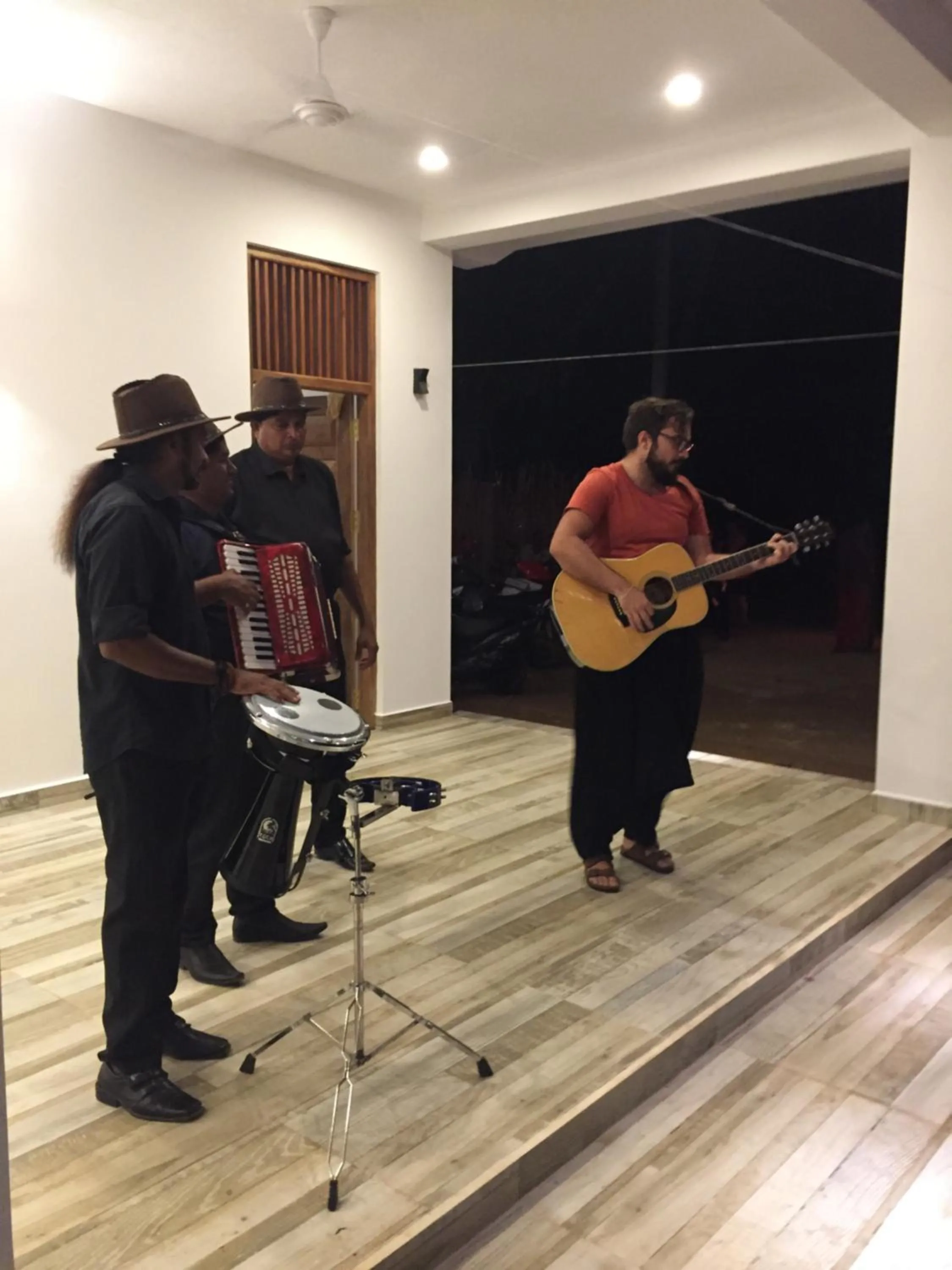 Restaurant/places to eat in Bay Hiriketiya