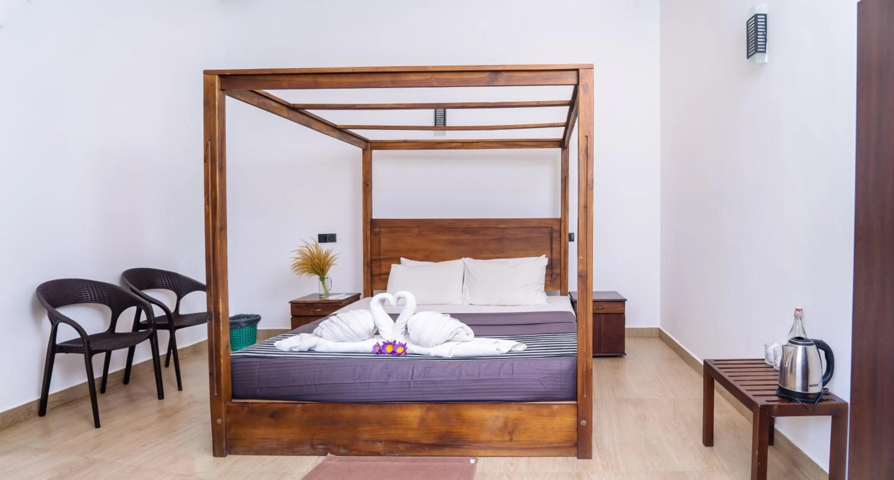 Bed in Bay Hiriketiya