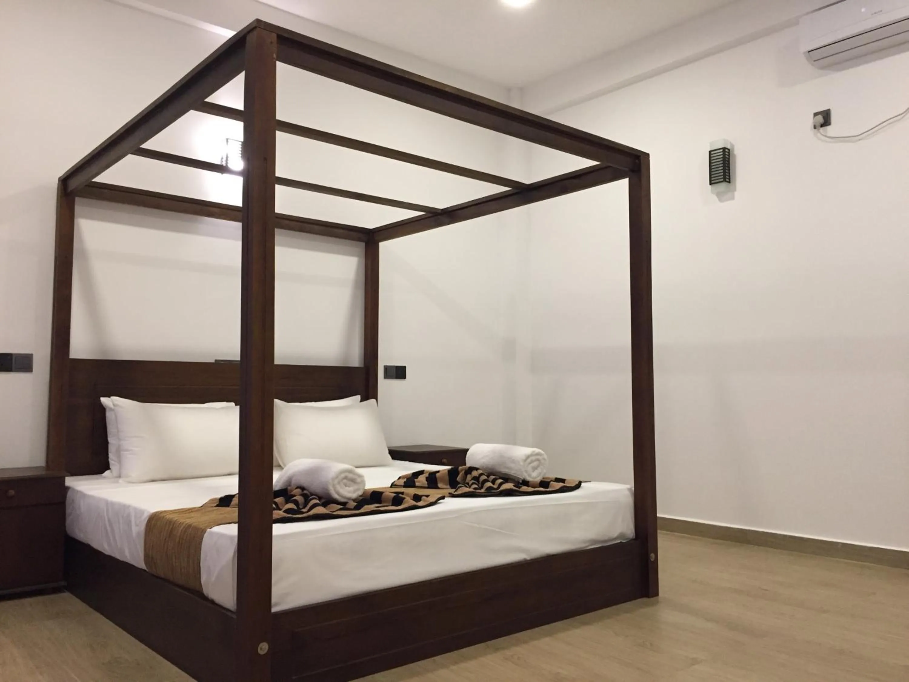 Bed in Bay Hiriketiya