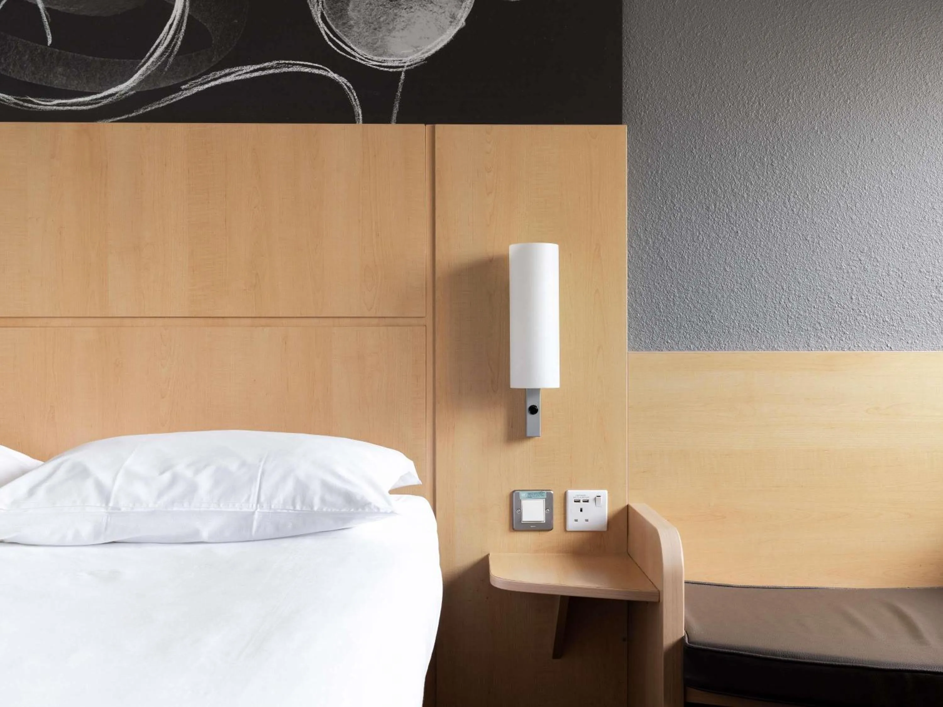 Bedroom, Bed in ibis Southampton