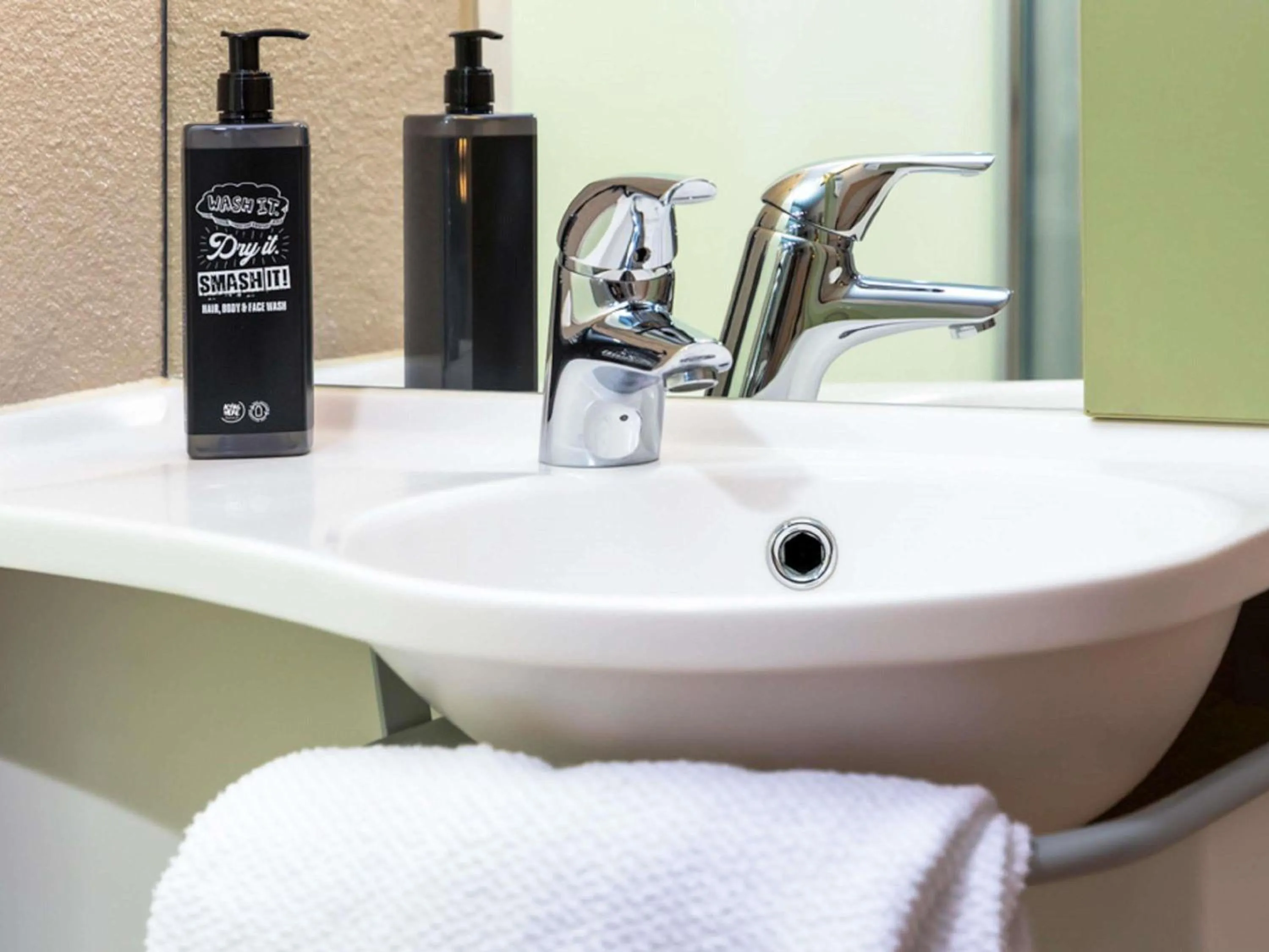 Bedroom in ibis budget Poitiers Nord Futuroscope