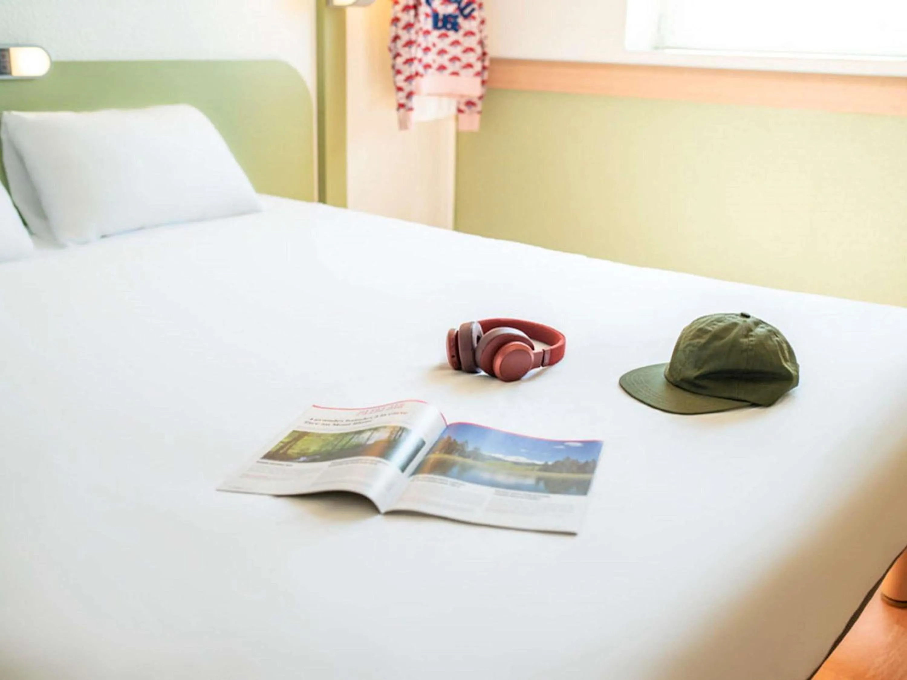 Bedroom, Bed in ibis budget Poitiers Nord Futuroscope