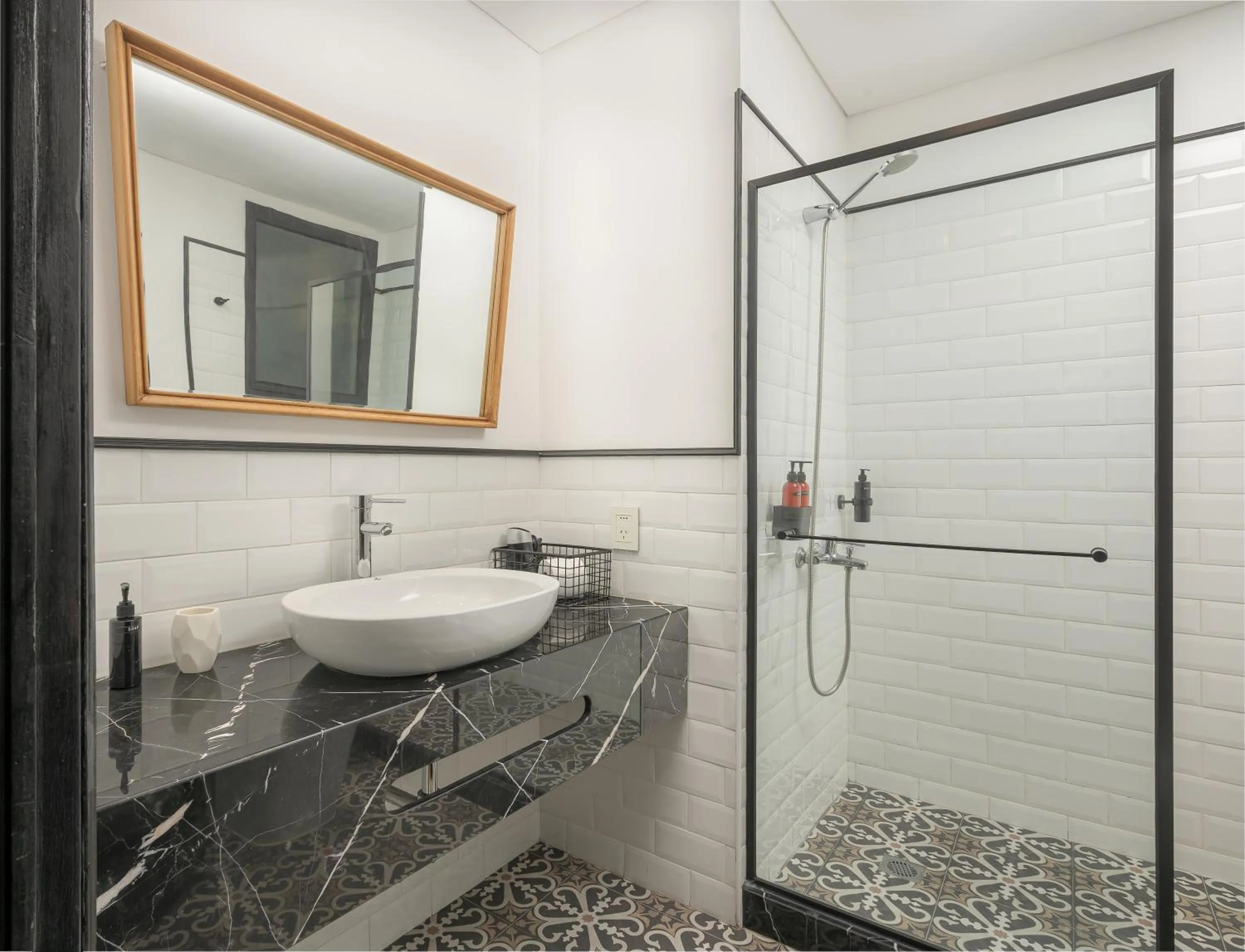 Shower in FAUNA Montevideo