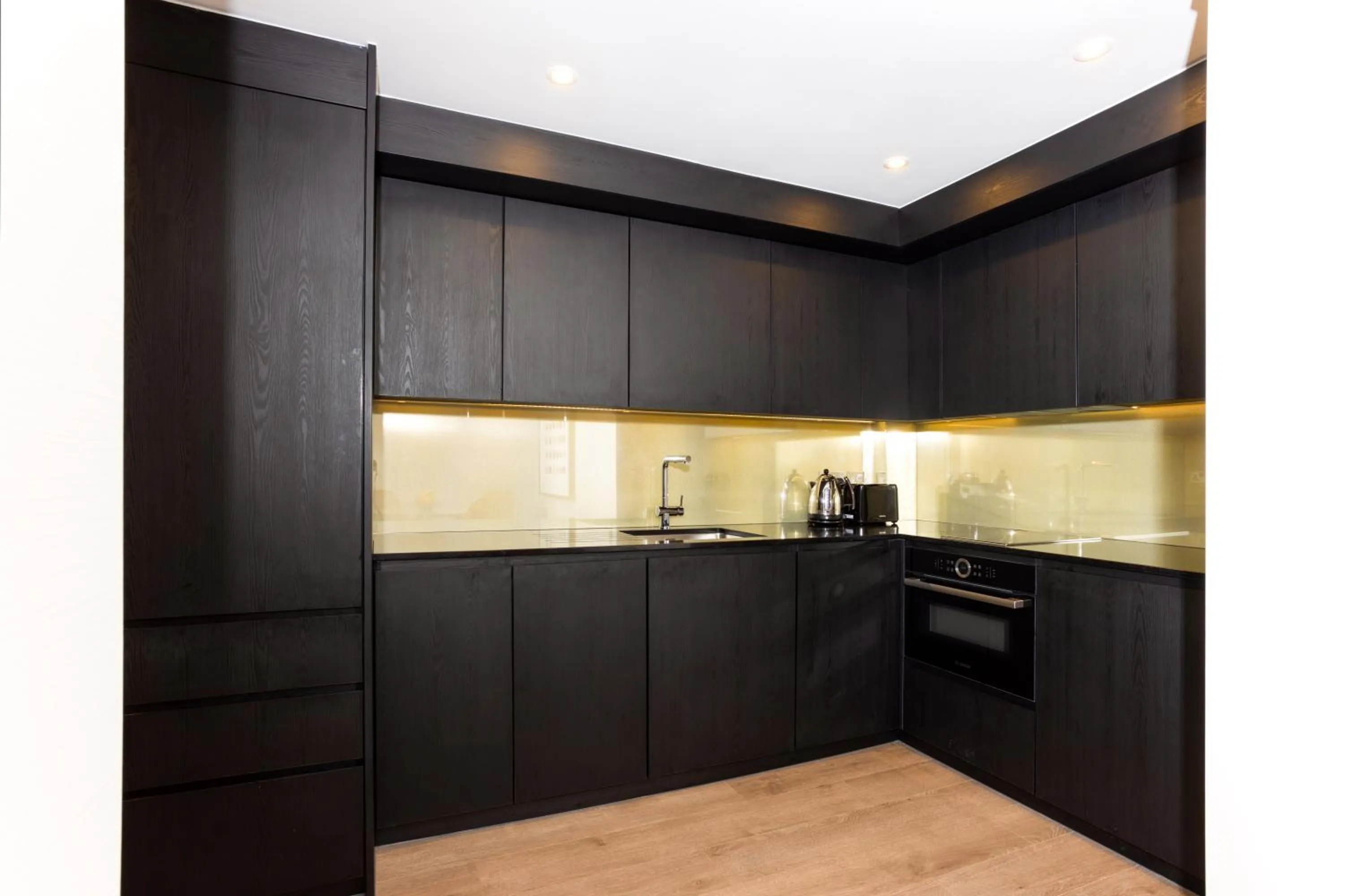 Kitchen or kitchenette in 15 Basil Street Knightsbridge, Luxury Serviced Apartments