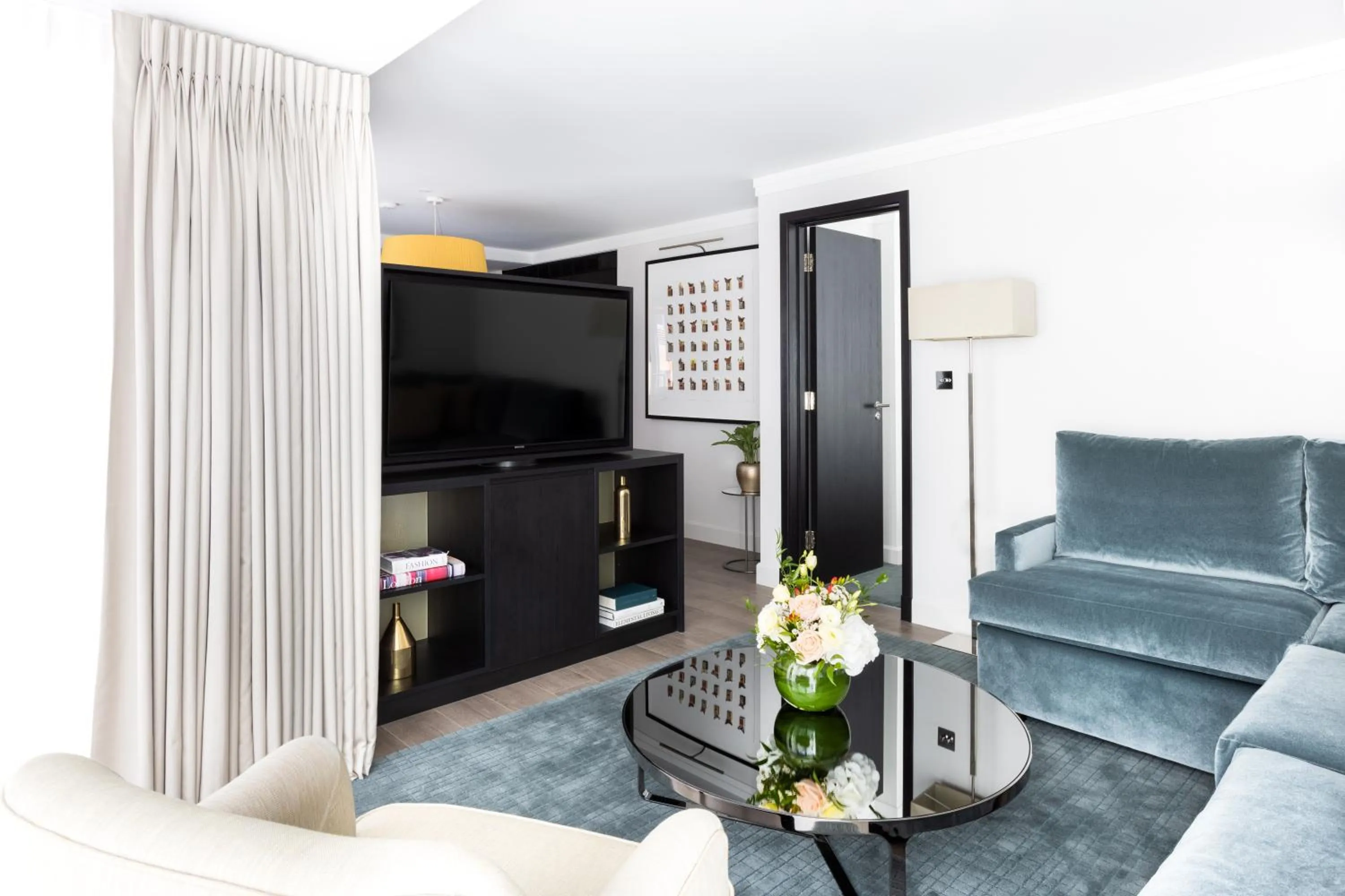 TV and multimedia in 15 Basil Street Knightsbridge, Luxury Serviced Apartments