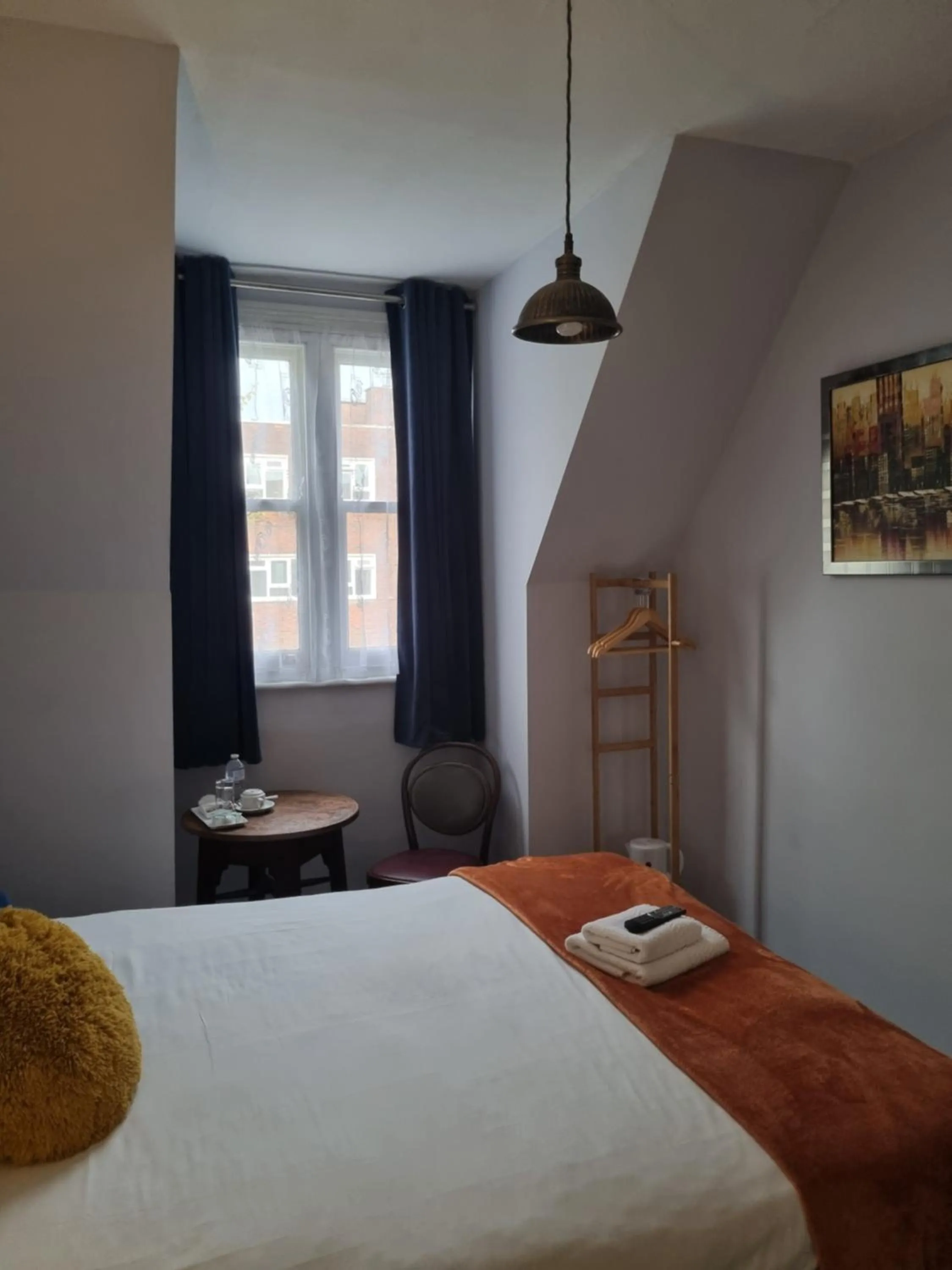 Bed in The Windmill Hotel