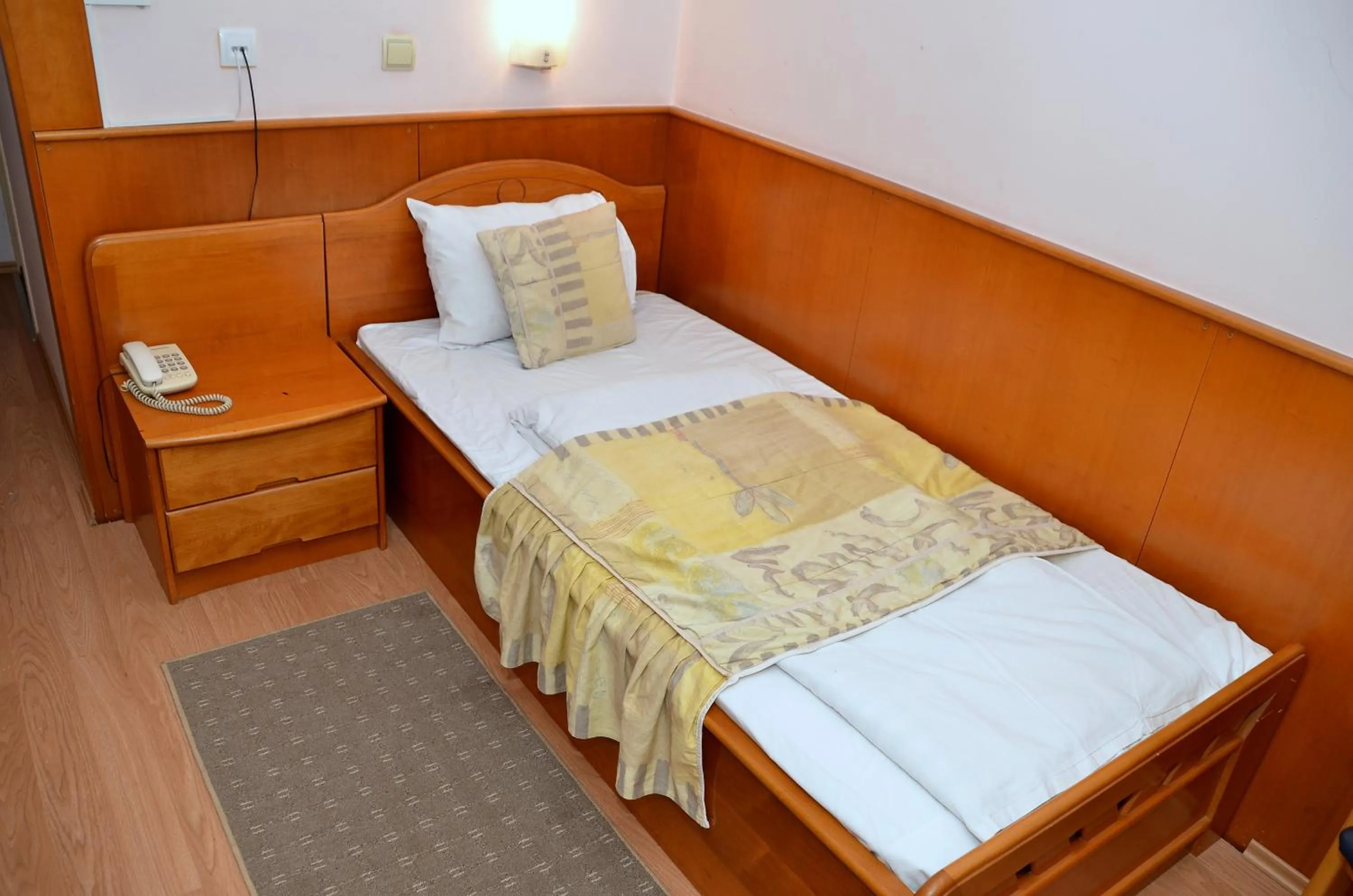 Bed in Garni Hotel Lake