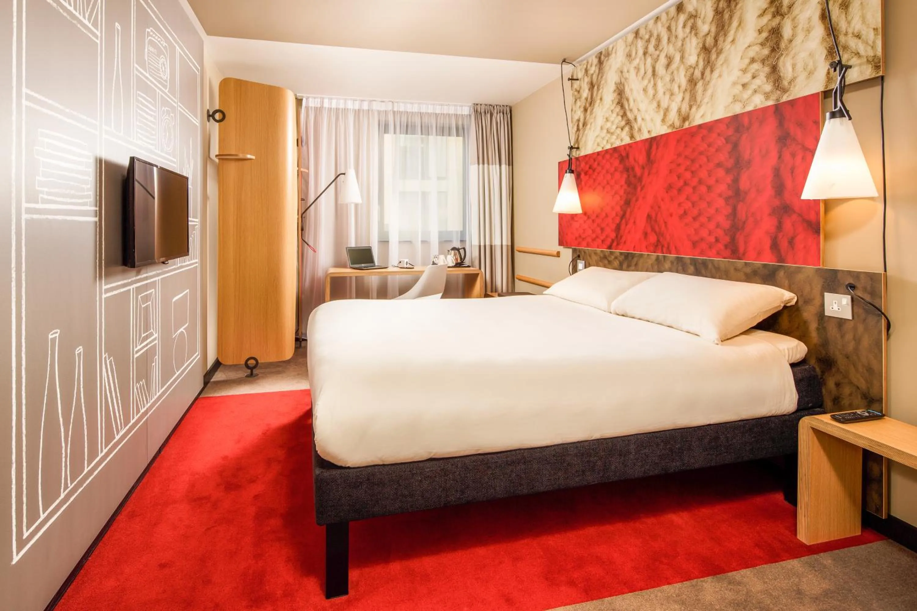 Bed in ibis Manchester Centre Princess Street