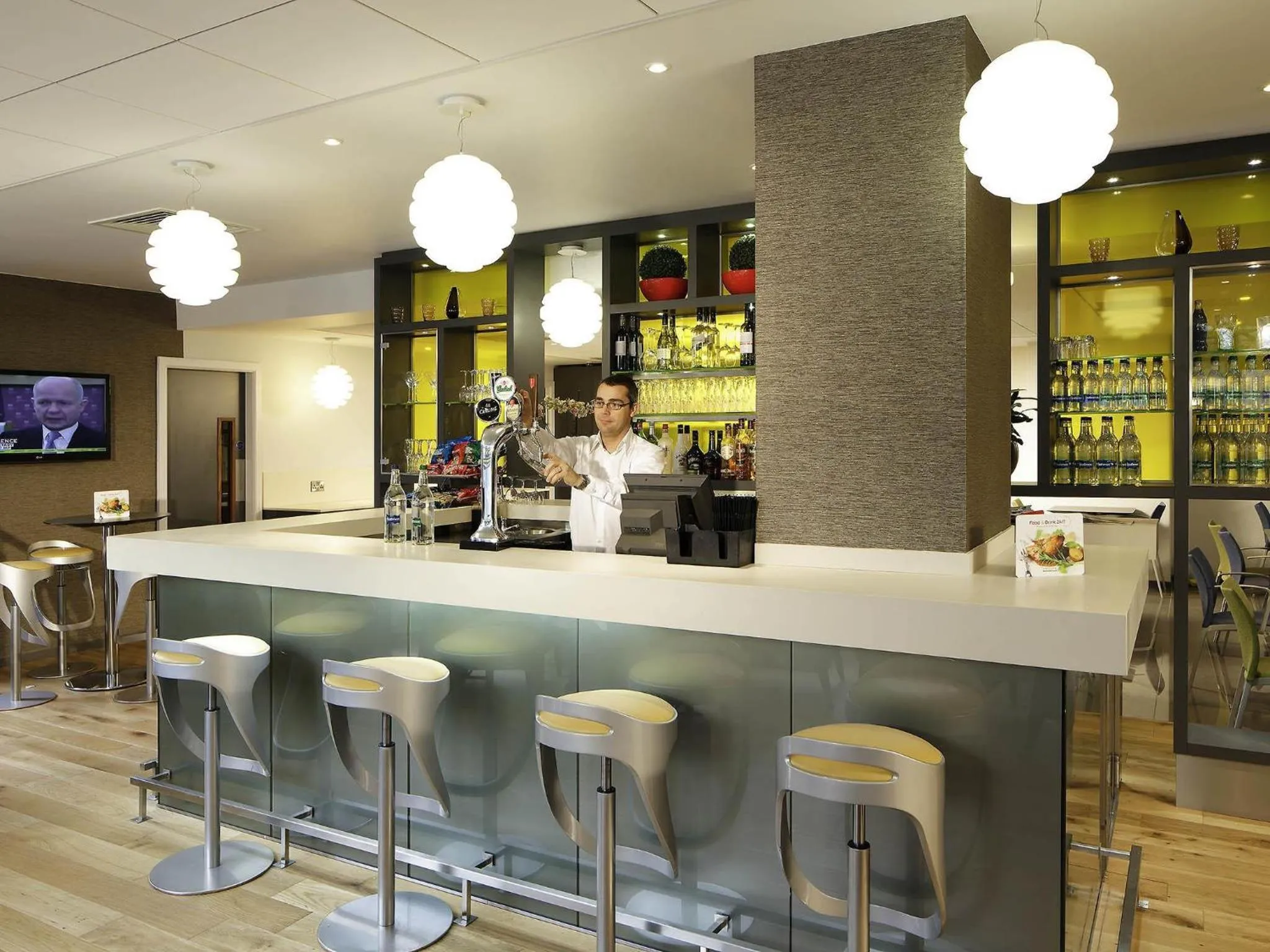 Lounge or bar in ibis Manchester Centre Princess Street