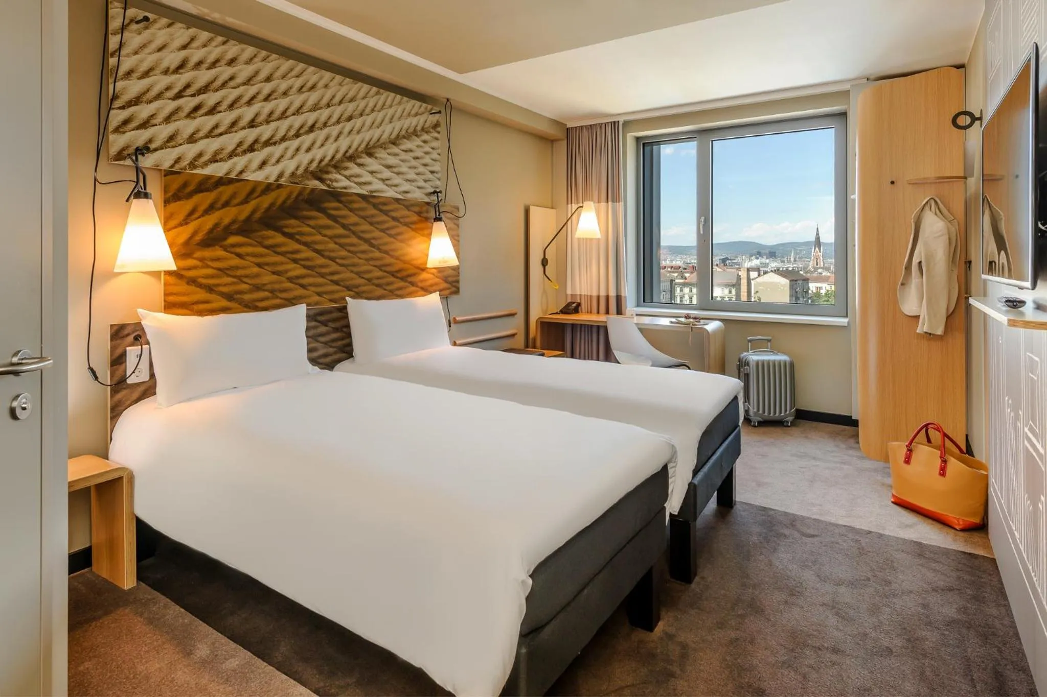 Photo of the whole room, Bed in ibis Manchester Centre Princess Street