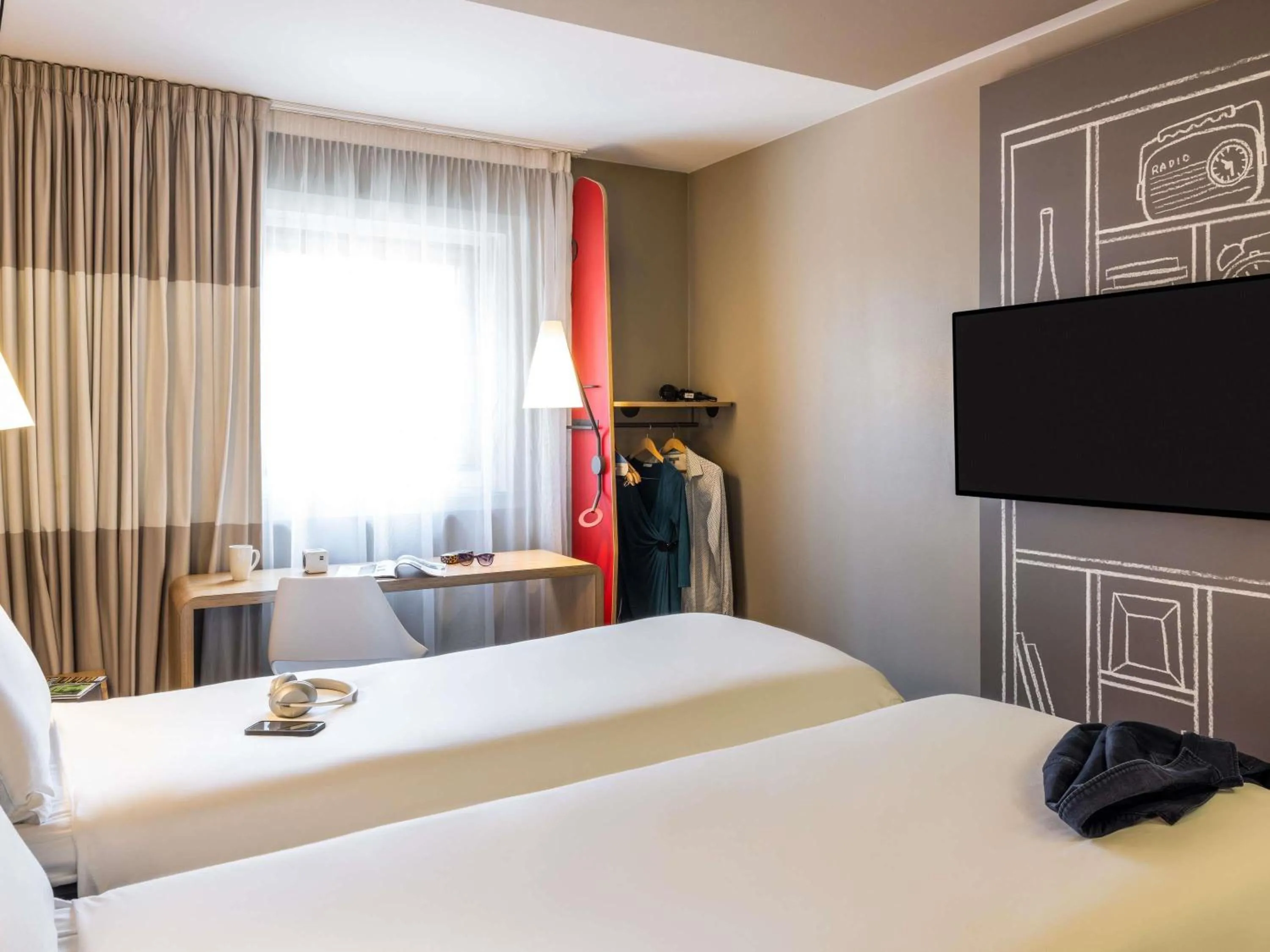 Bedroom, Bed in ibis Manchester Centre Princess Street