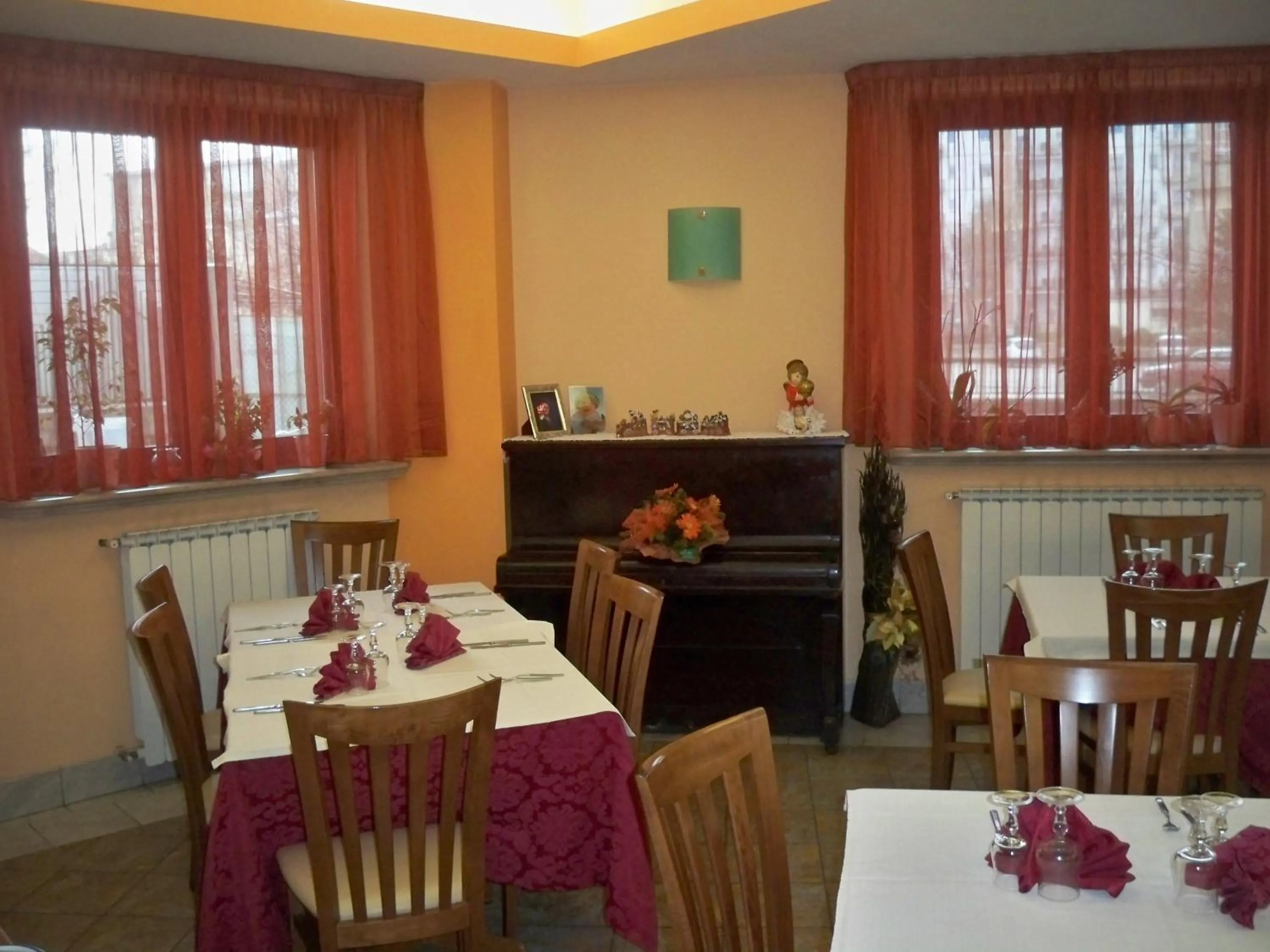 Restaurant/places to eat in Albergo Corradetti
