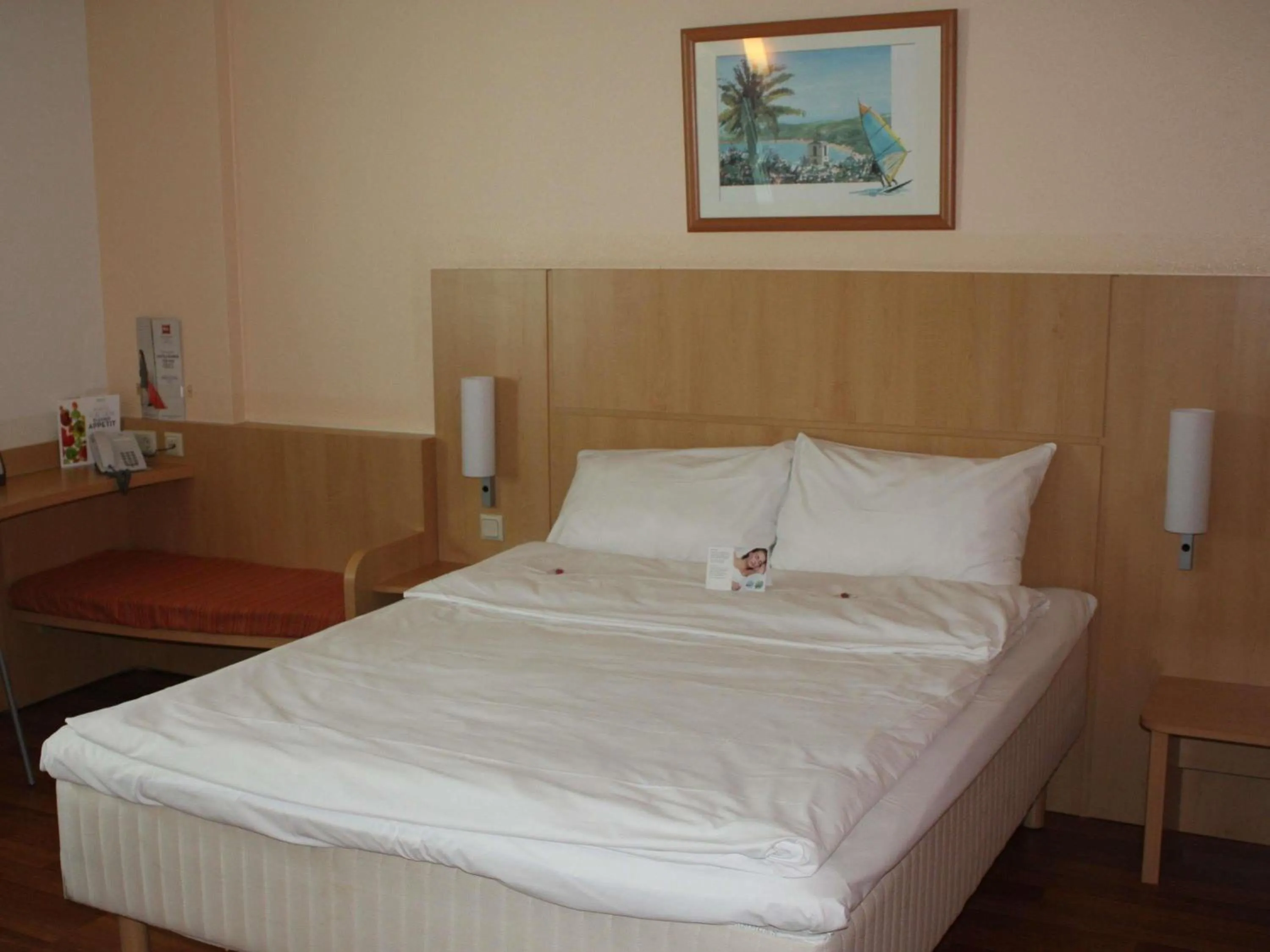 Bedroom, Bed in Ibis Wien Messe