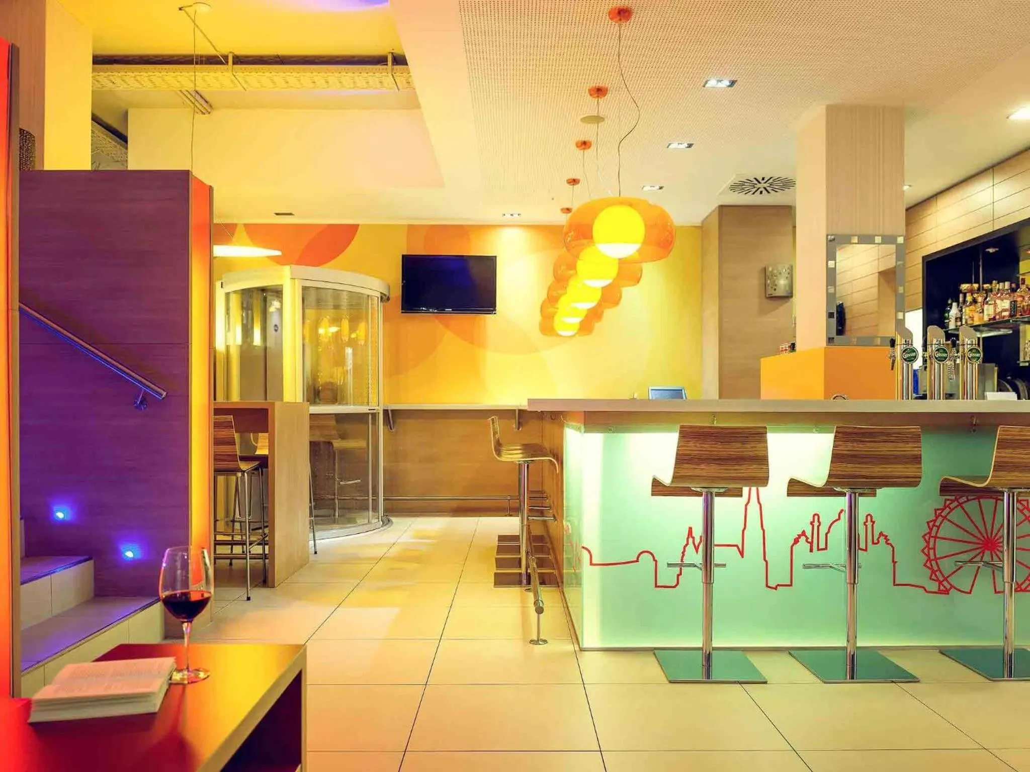 Lounge or bar in Ibis Wien Messe