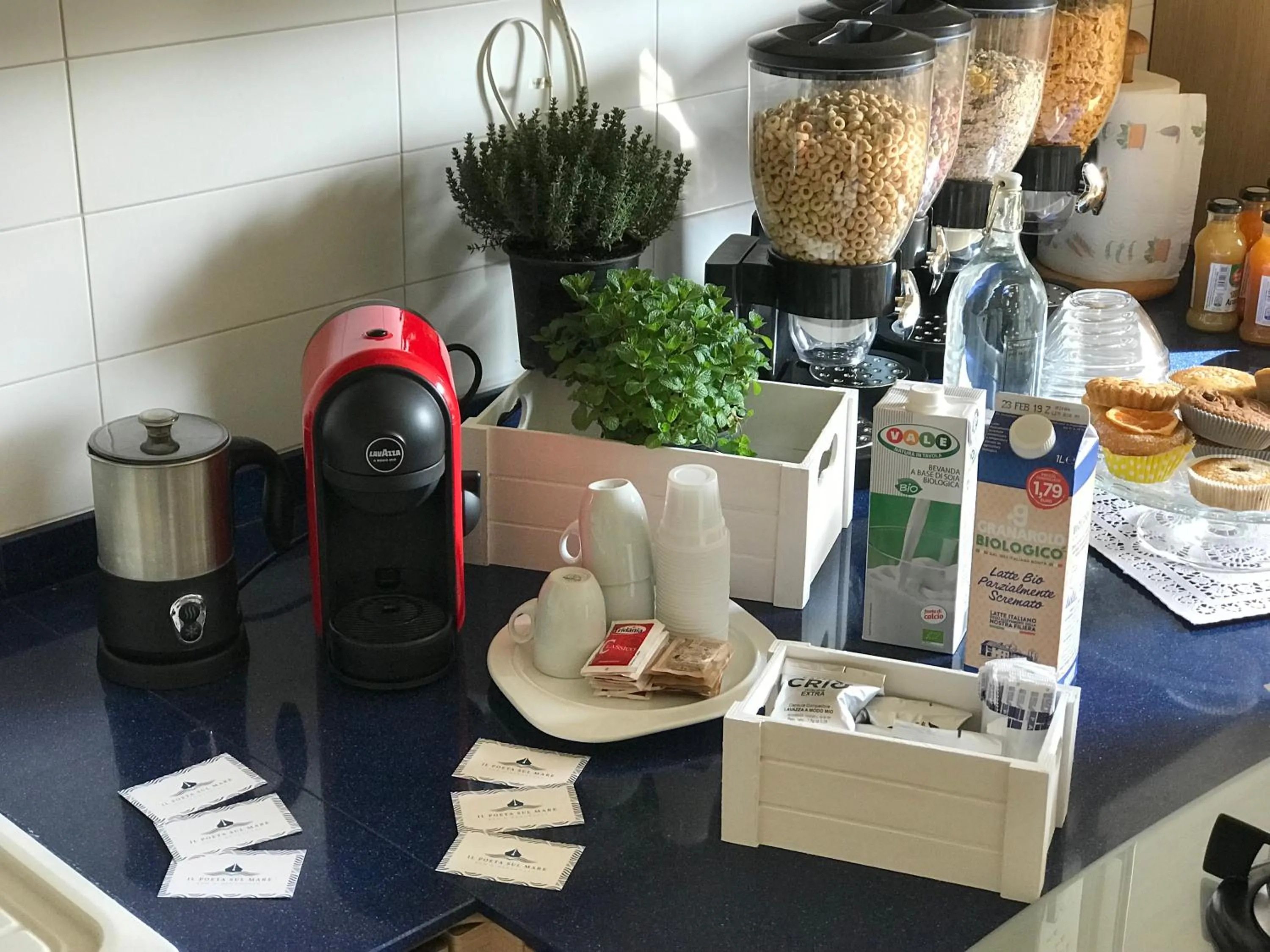 Coffee/tea facilities in B&B Il Poeta sul Mare