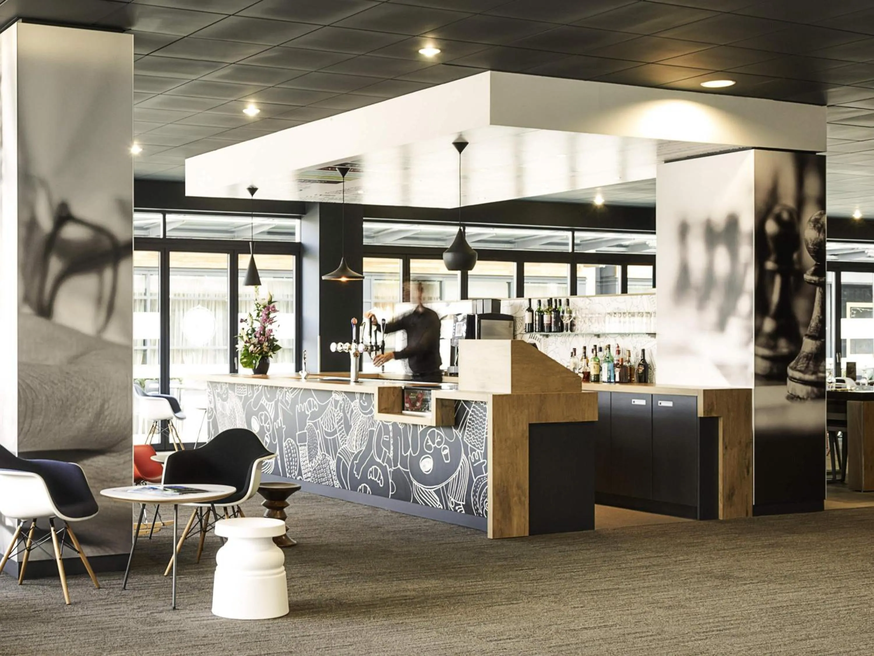 Lounge or bar in ibis Bristol Centre