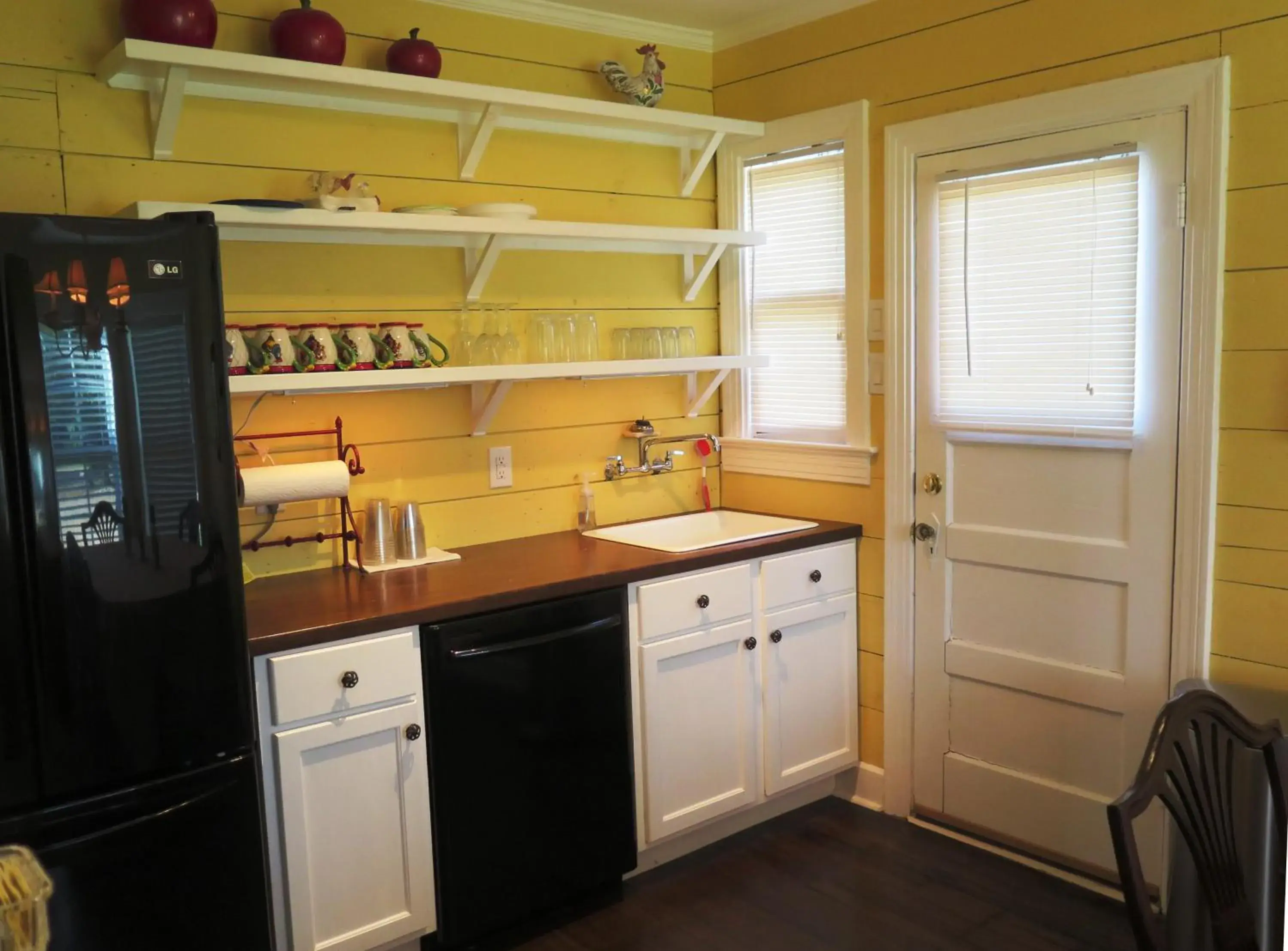 Deluxe Queen Suite in Yellow House B&B Deluxe Queen Suite in Yellow House B&B