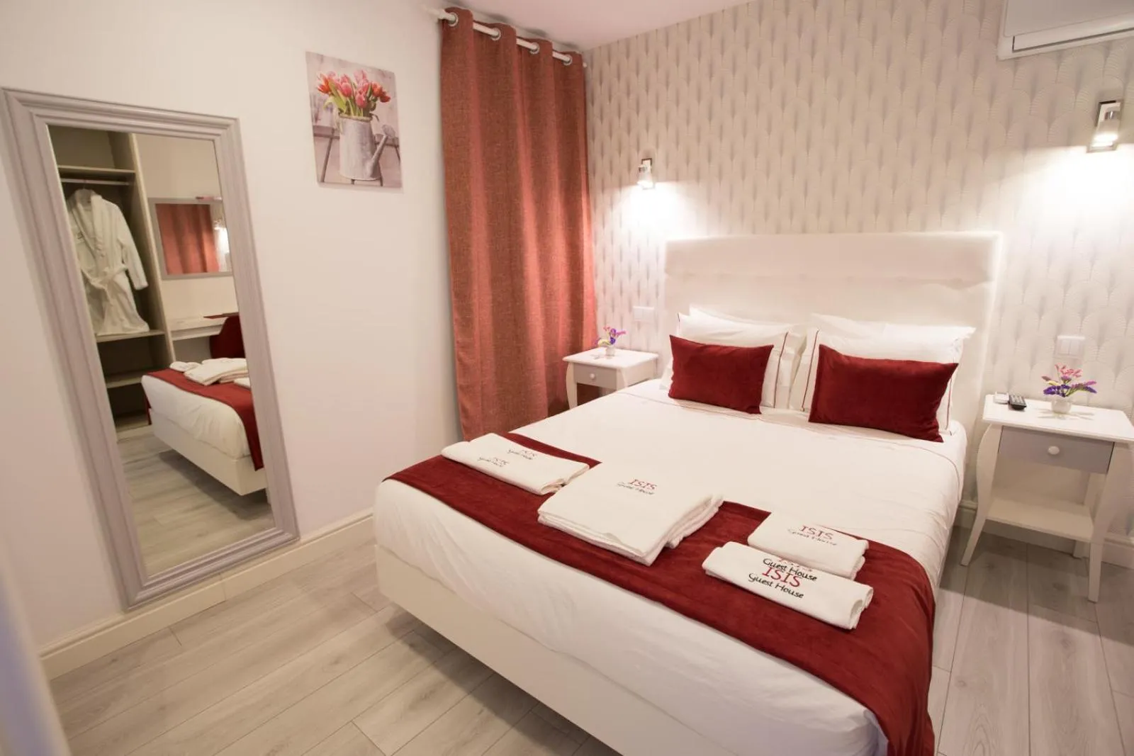 Bed in ÍSIS Guest House