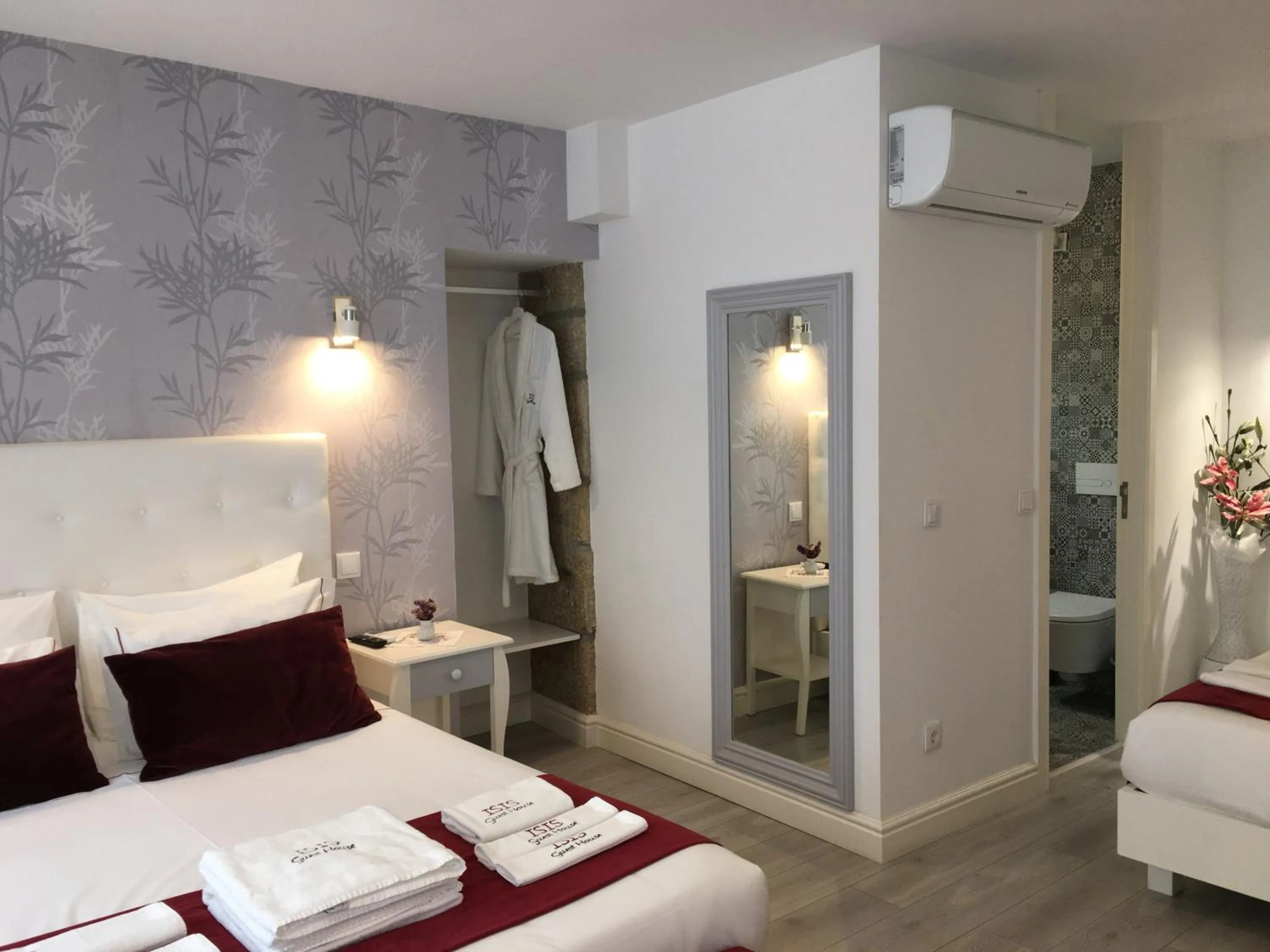 Bed in ÍSIS Guest House