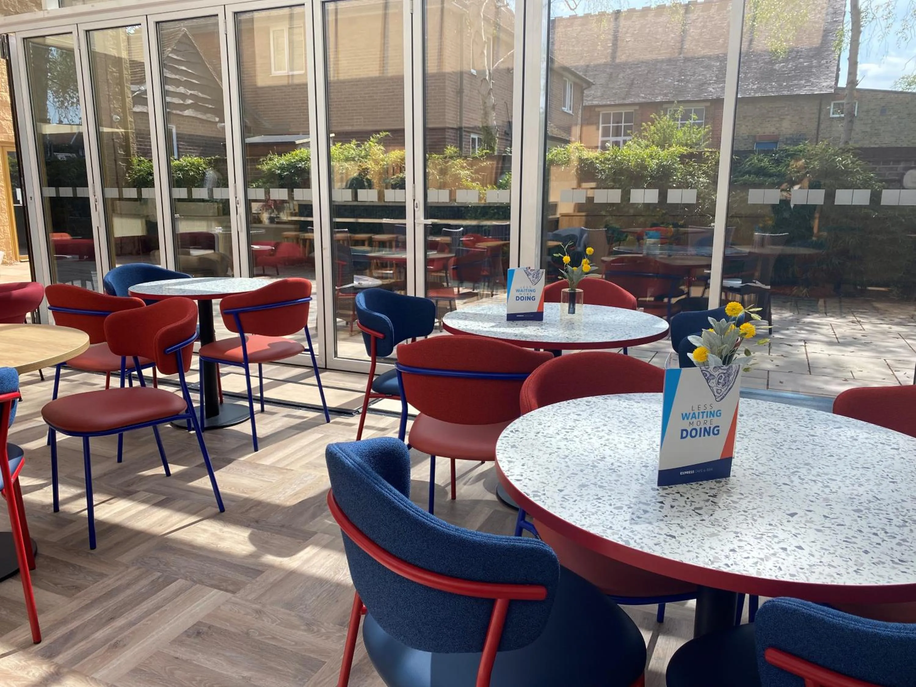 Restaurant/places to eat in Holiday Inn Express Windsor by IHG