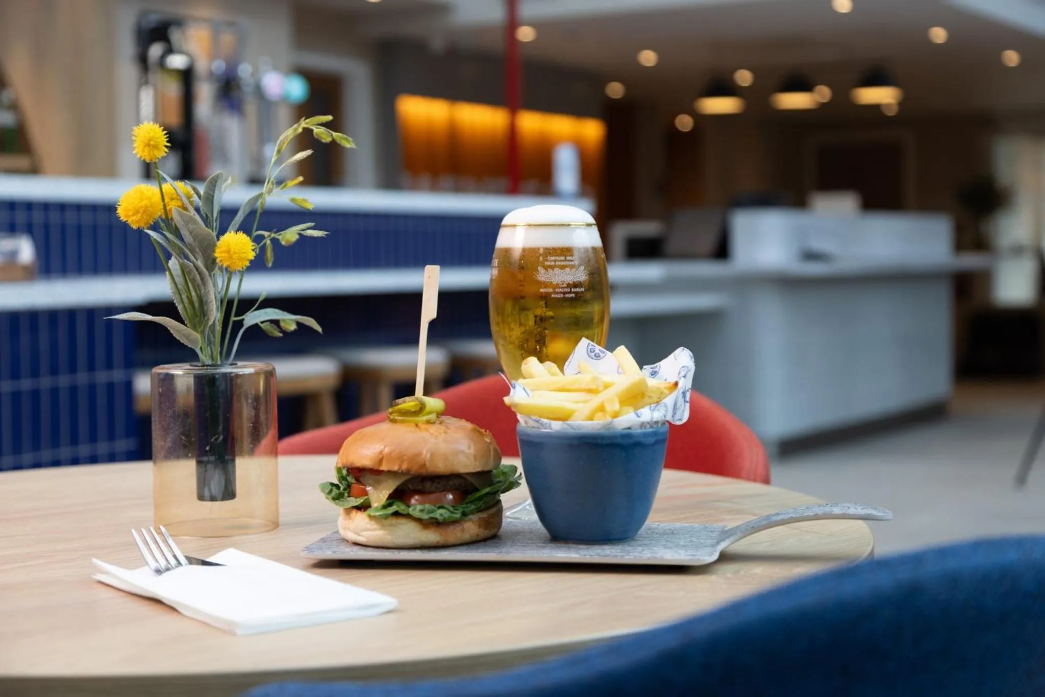 Restaurant/places to eat in Holiday Inn Express Windsor by IHG