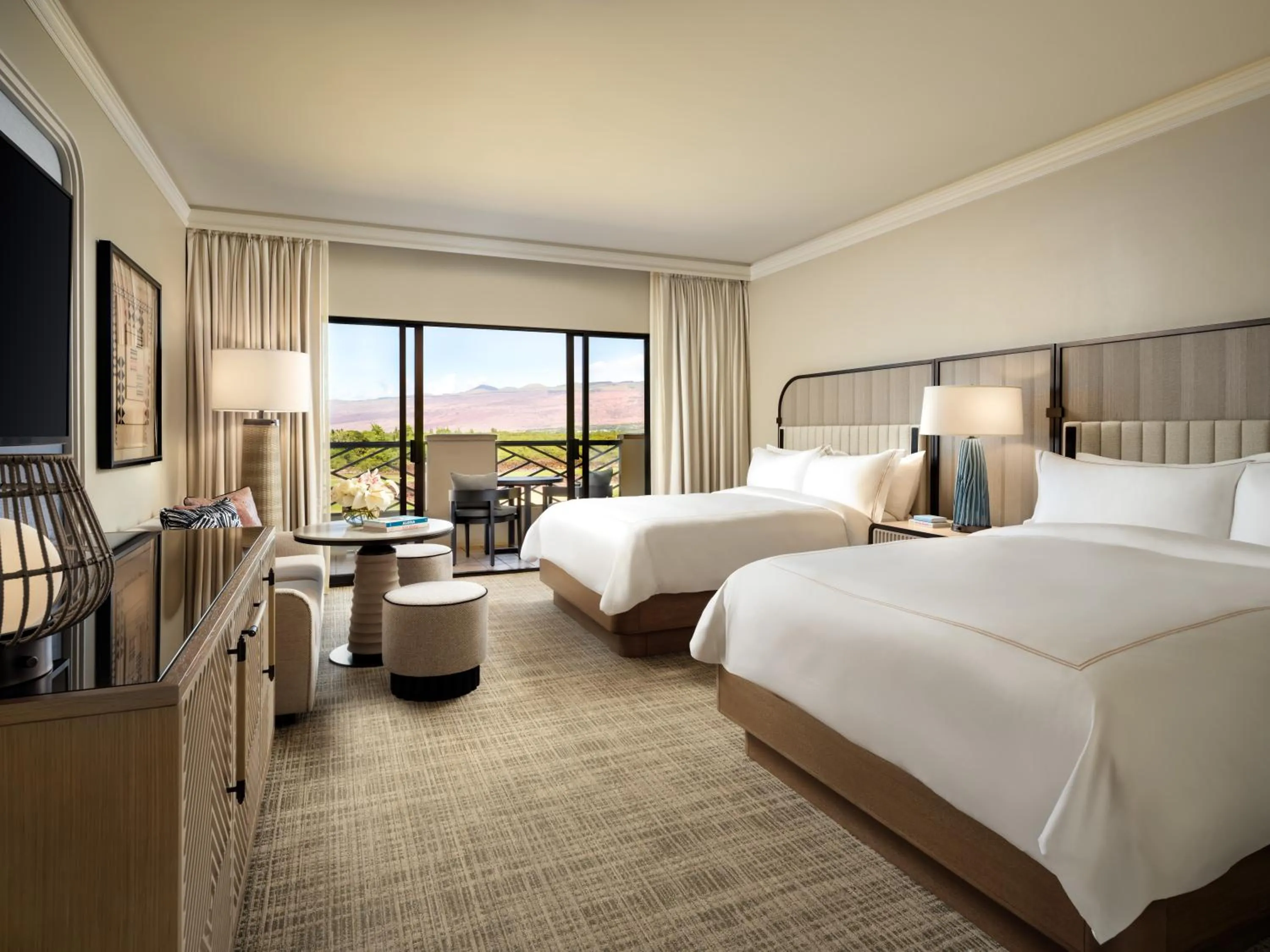 Property building, Bed in Fairmont Orchid Gold Experience