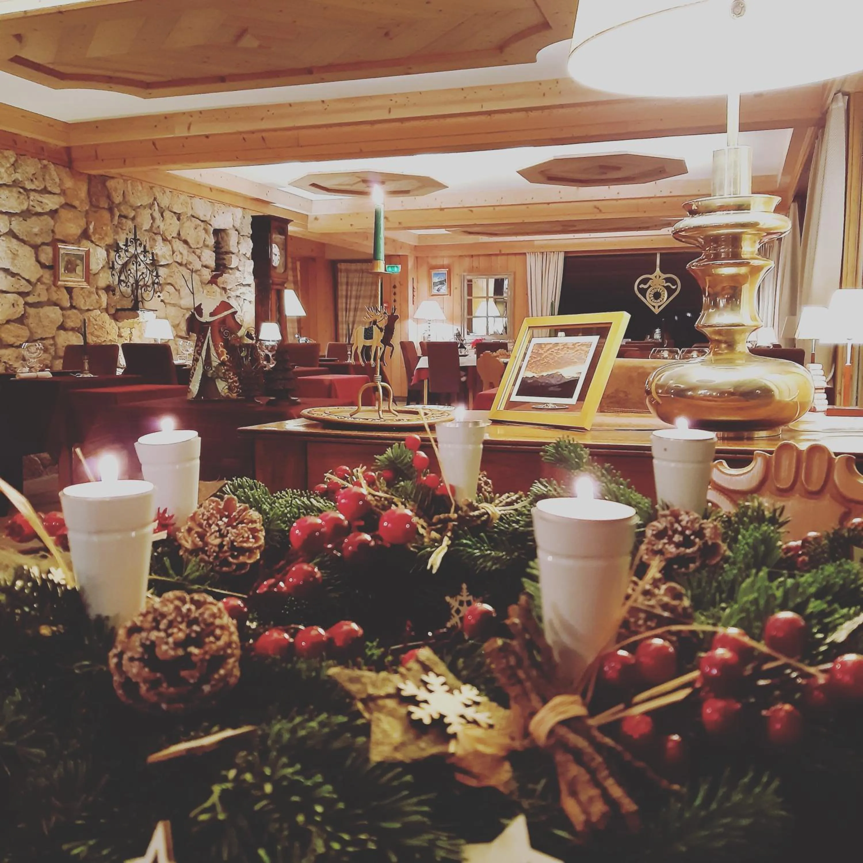 Restaurant/places to eat in Le Chamois d'Or