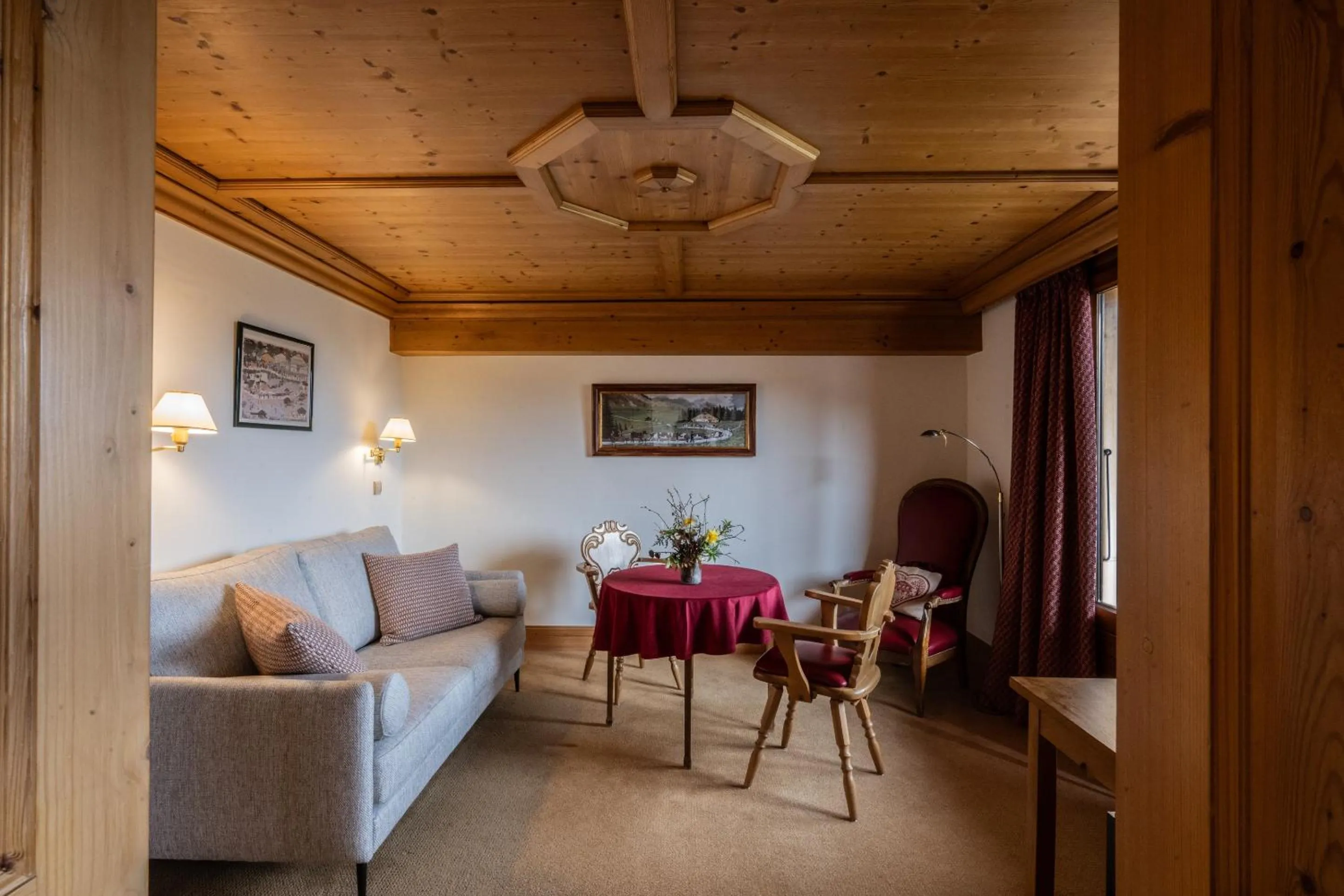 Seating area in Le Chamois d'Or