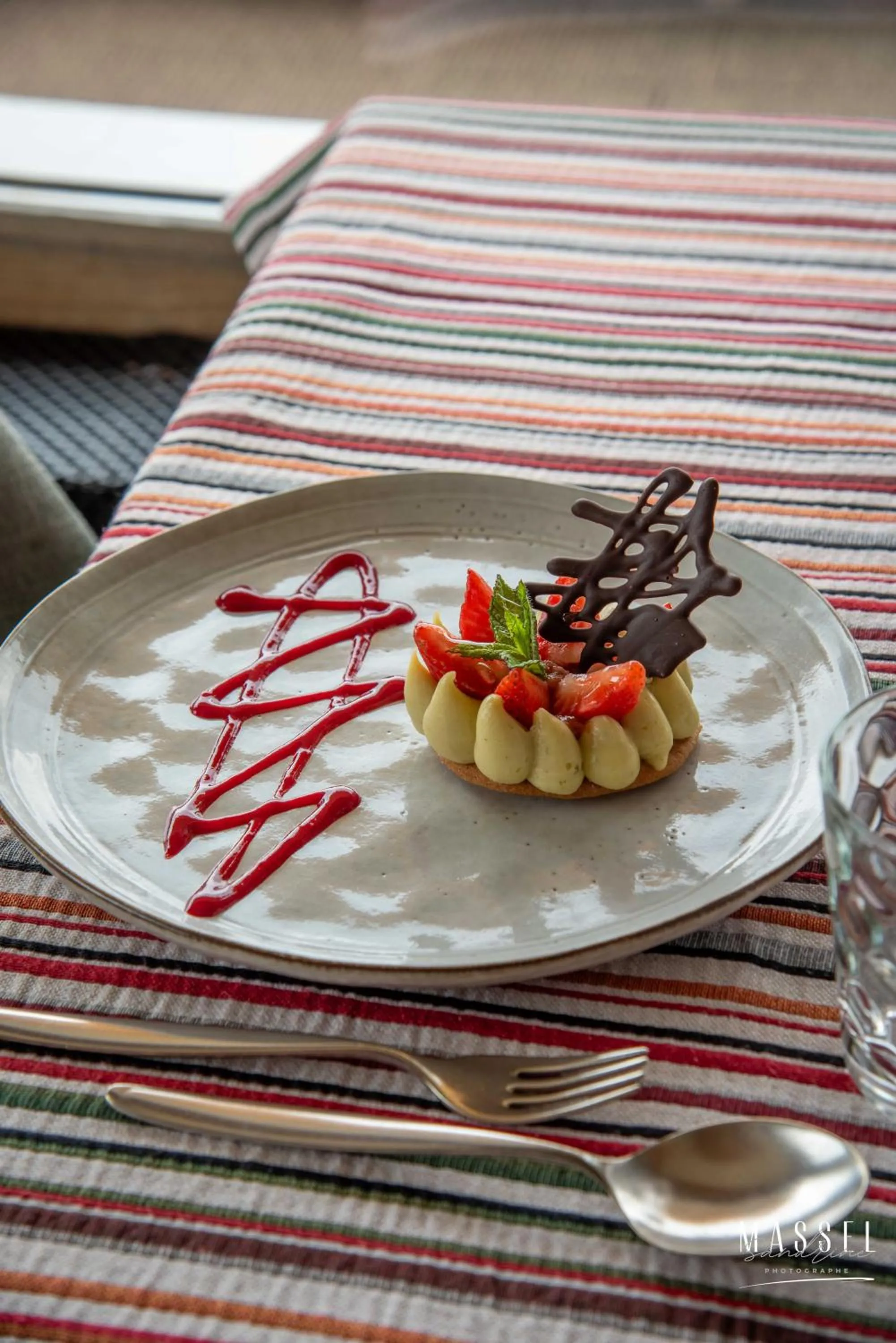 Restaurant/places to eat in Le Chamois d'Or