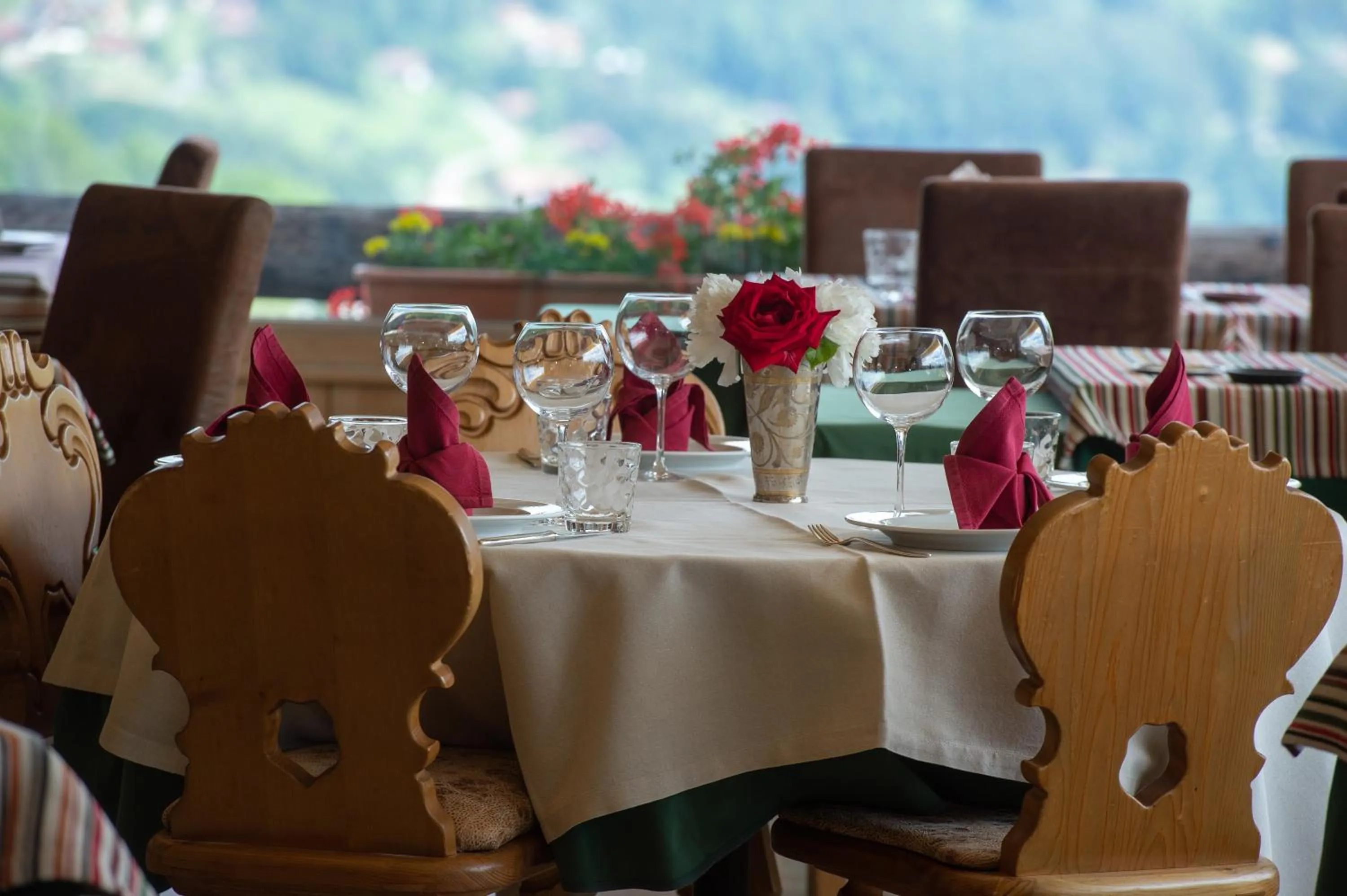 Restaurant/places to eat in Le Chamois d'Or