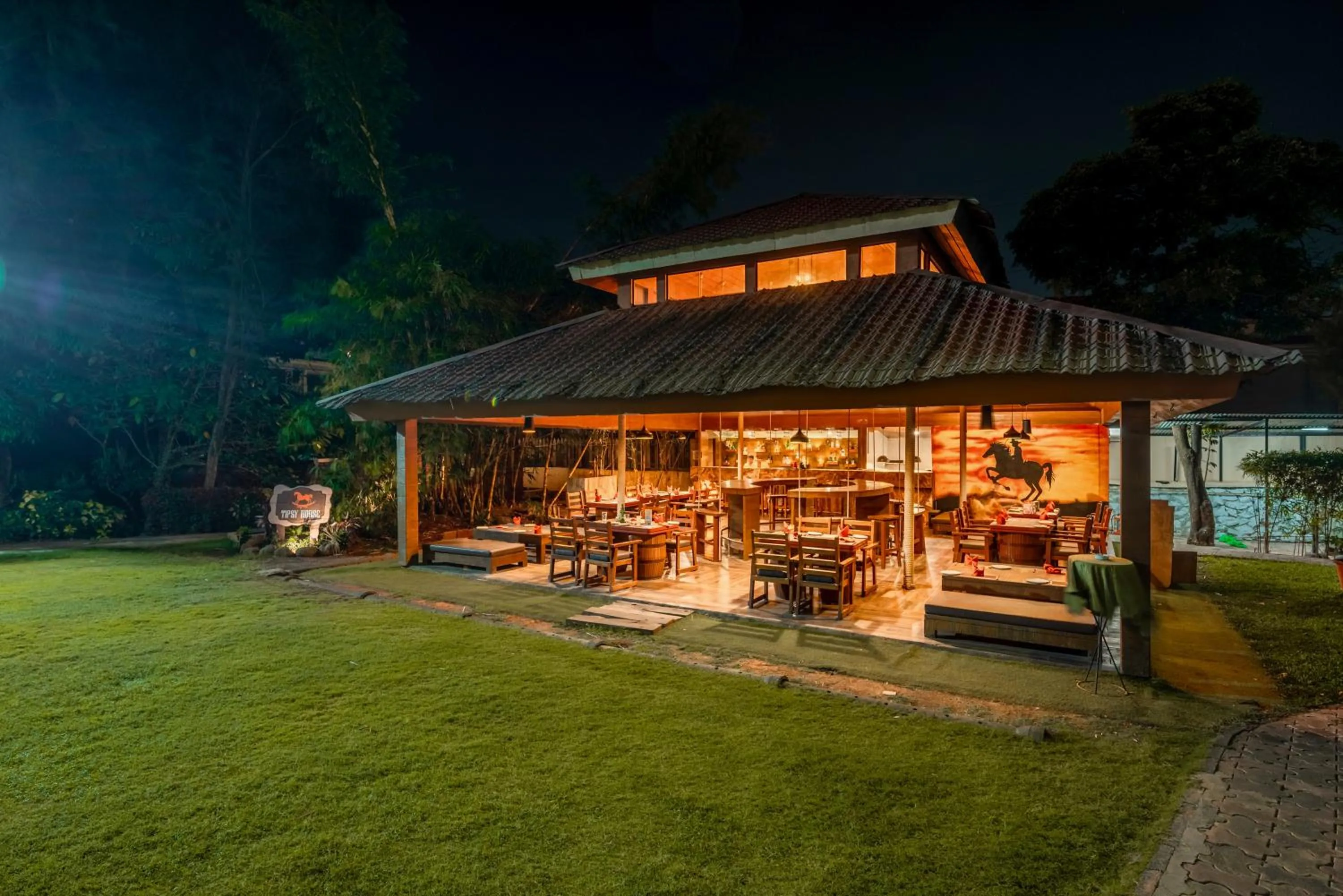 Lounge or bar in The Lagoona Resort