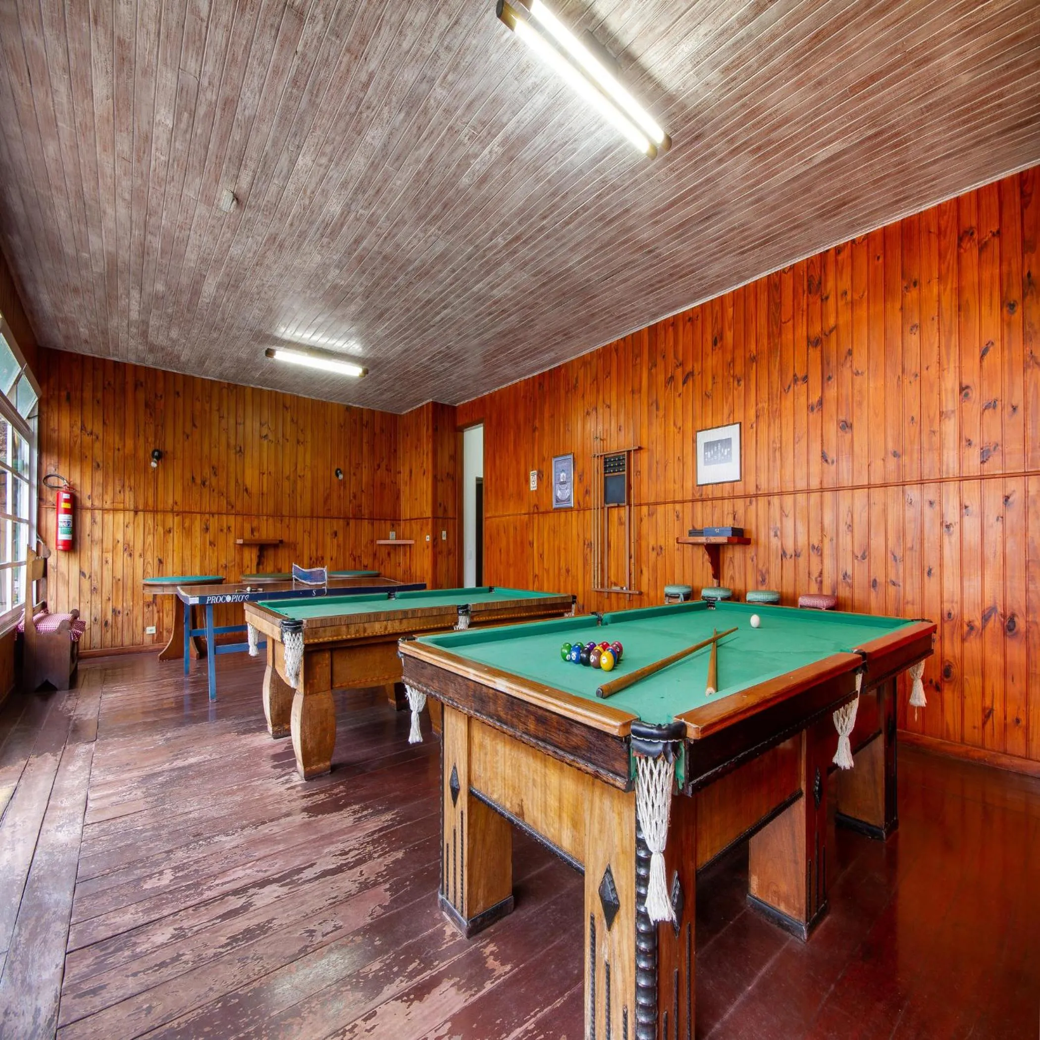 Billiard in Hotel Chateau