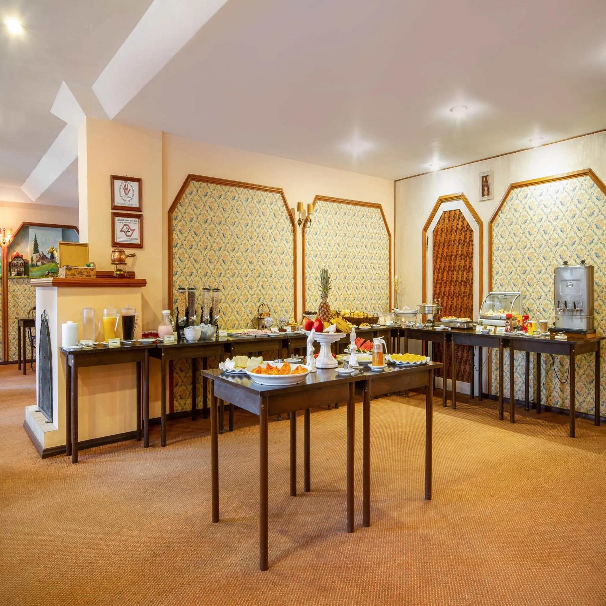 Food and drinks in Hotel Chateau