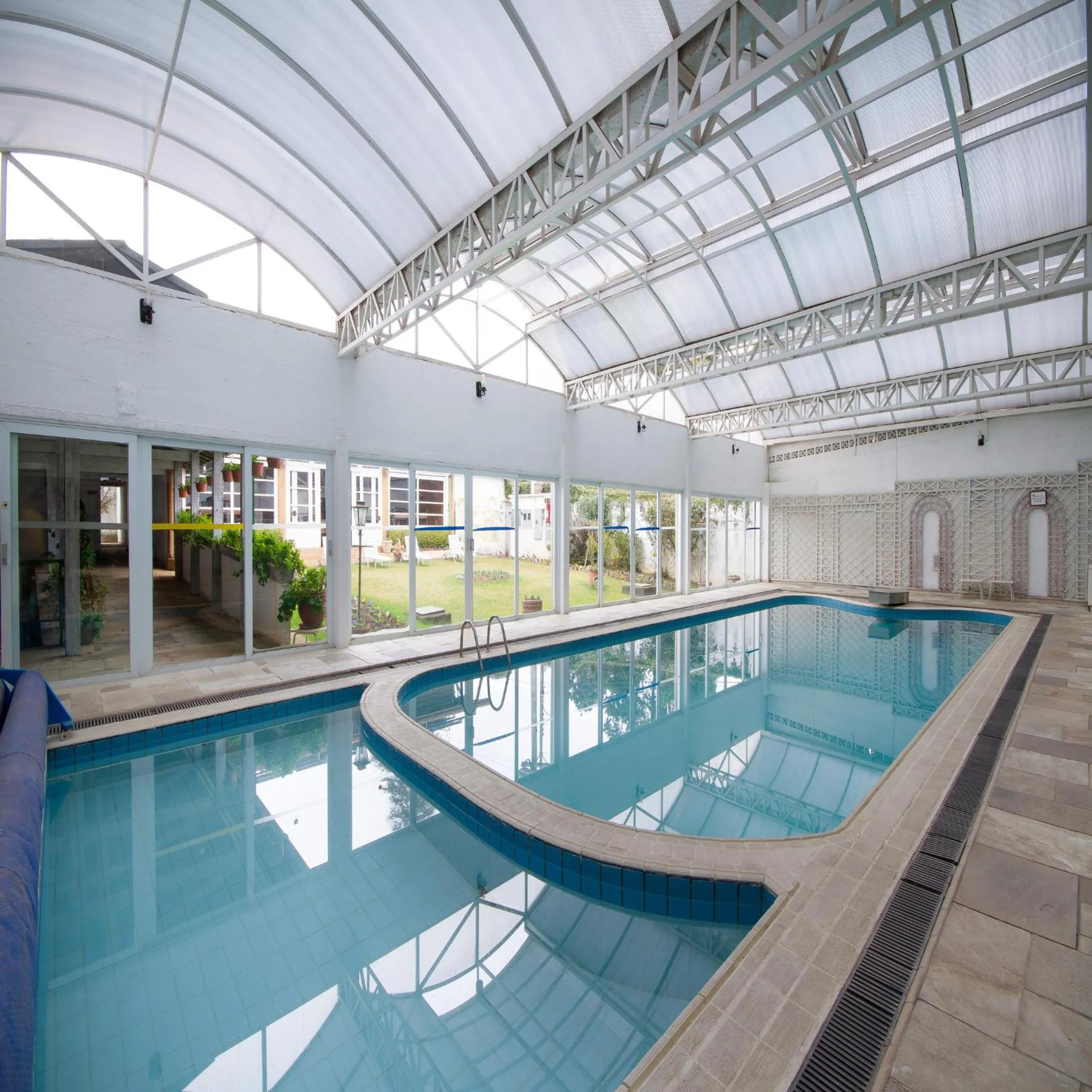 Swimming pool in Hotel Chateau