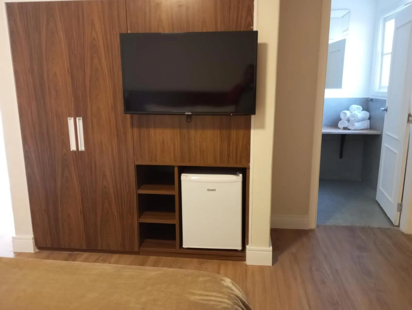 TV and multimedia in Hotel Chateau