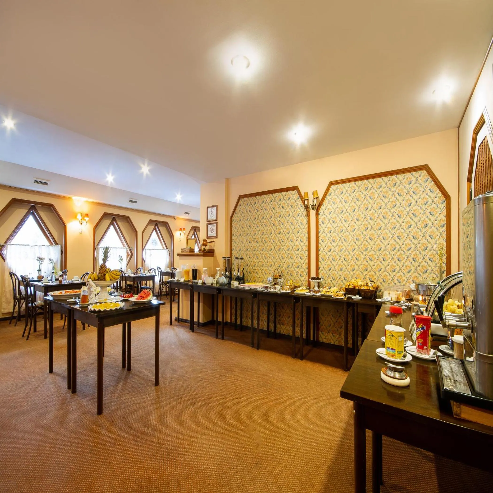 Continental breakfast in Hotel Chateau