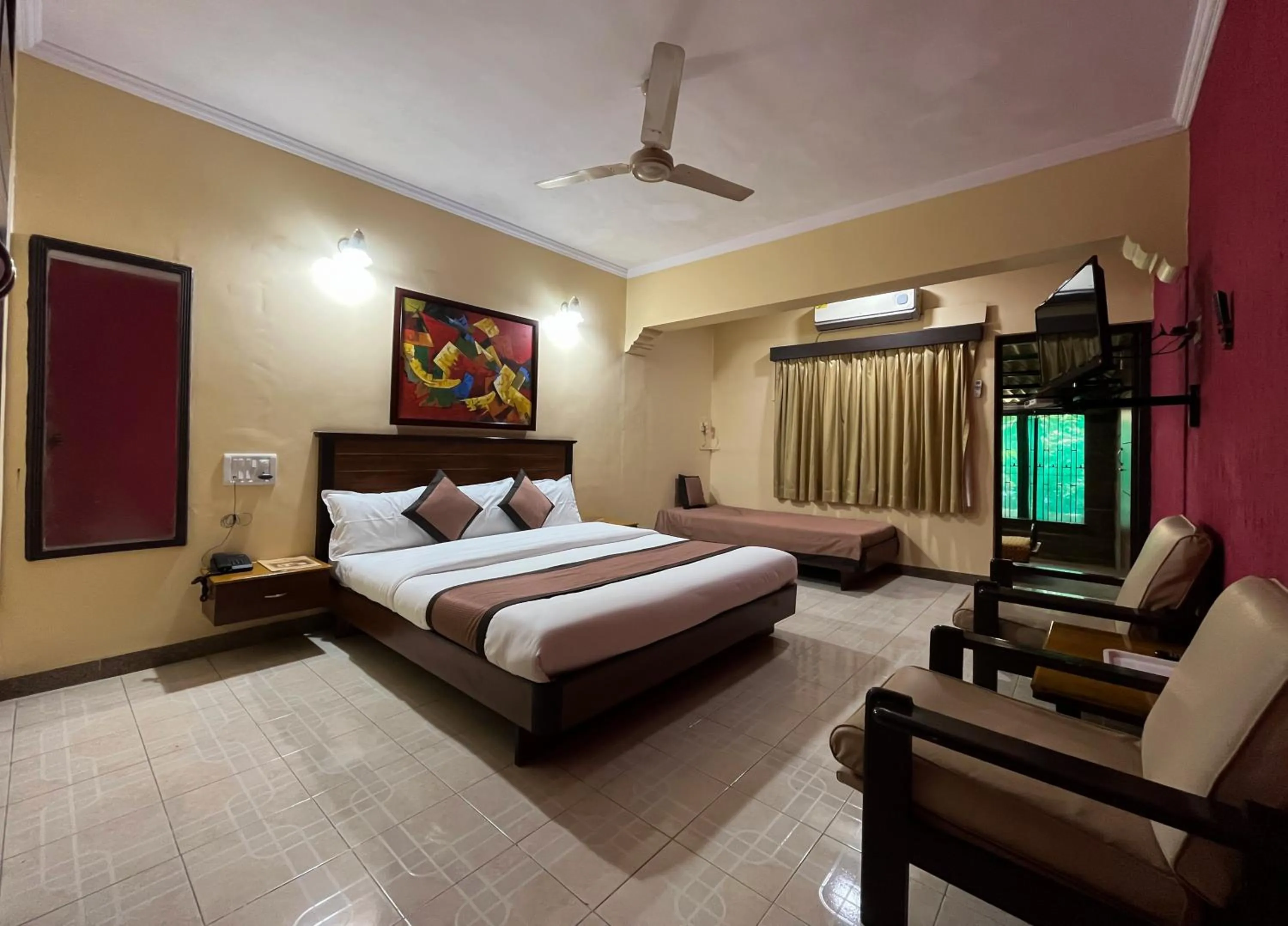 Bedroom, Bed in Hotel Sai leela - Shirdi