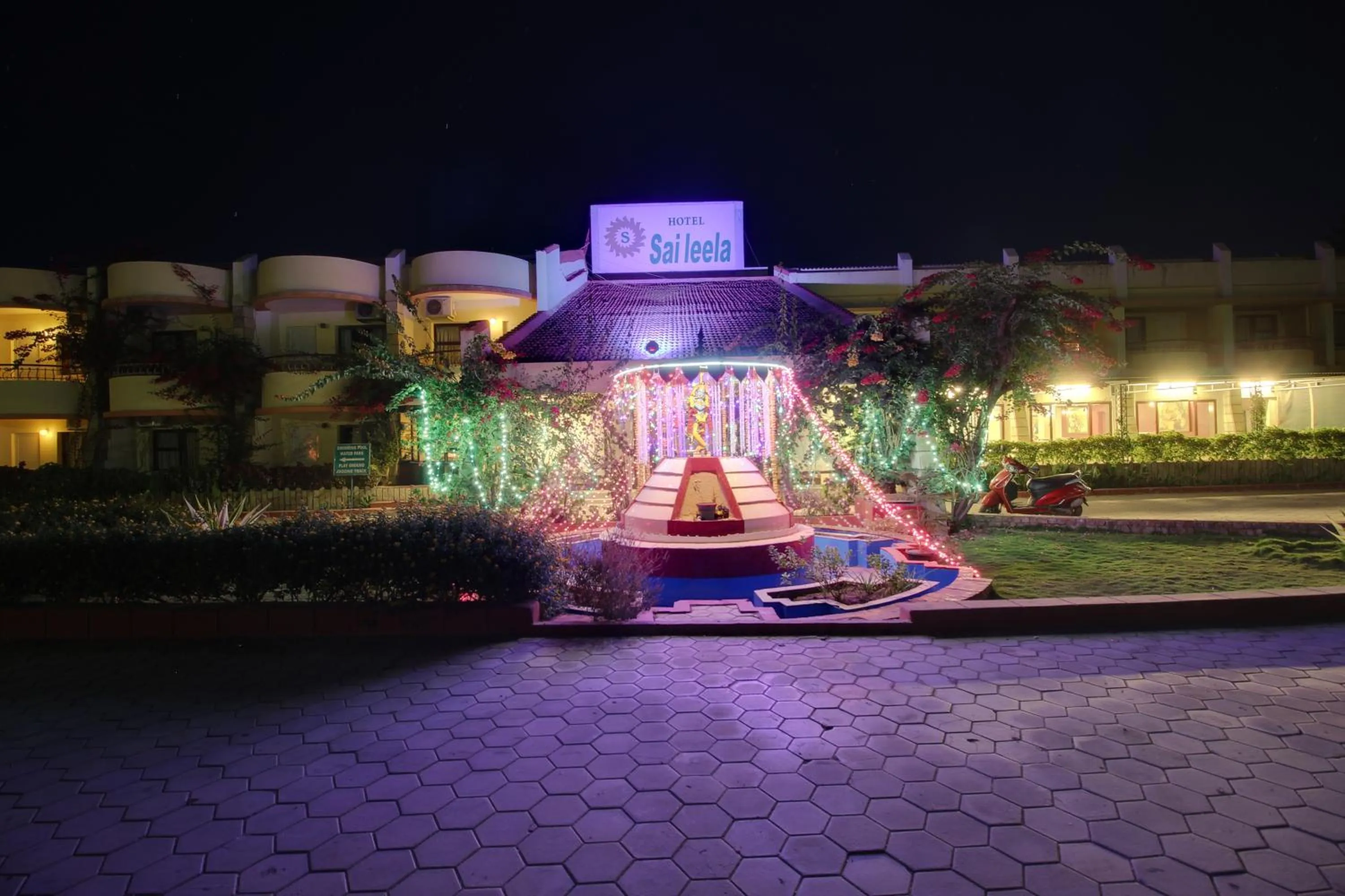 Children play ground in Hotel Sai leela - Shirdi