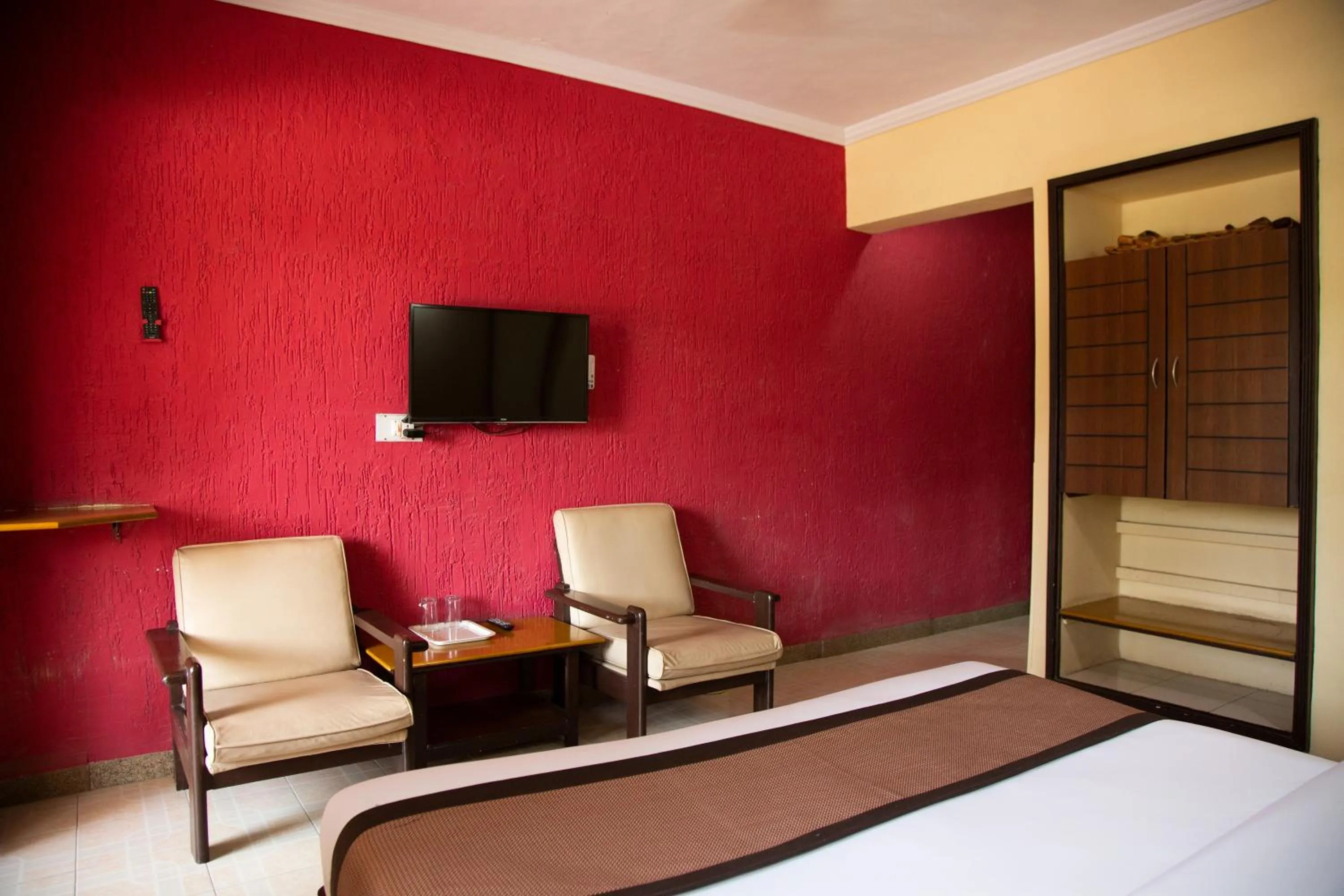 TV and multimedia, Bed in Hotel Sai leela - Shirdi
