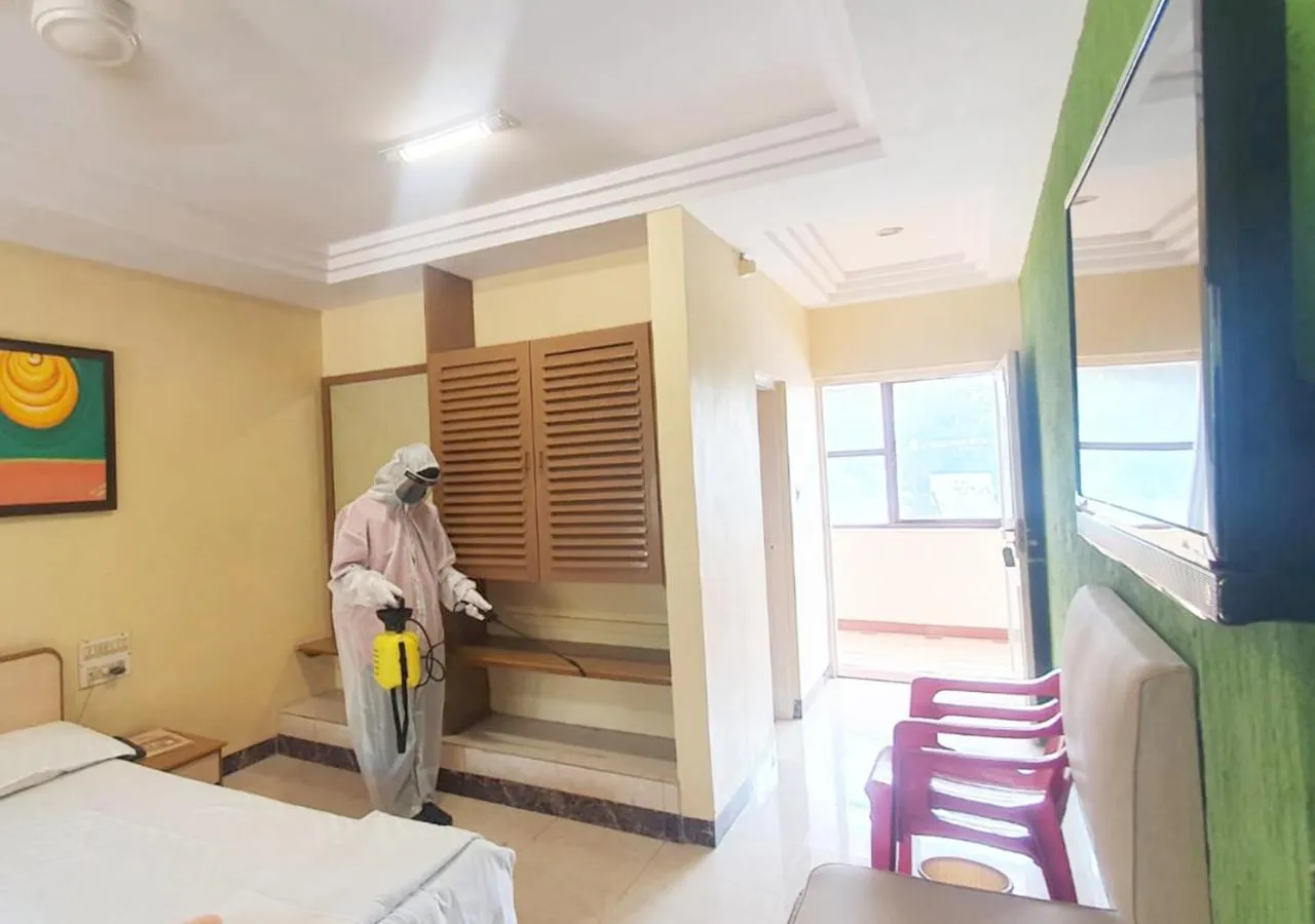 Staff, Bed in Hotel Sai leela - Shirdi