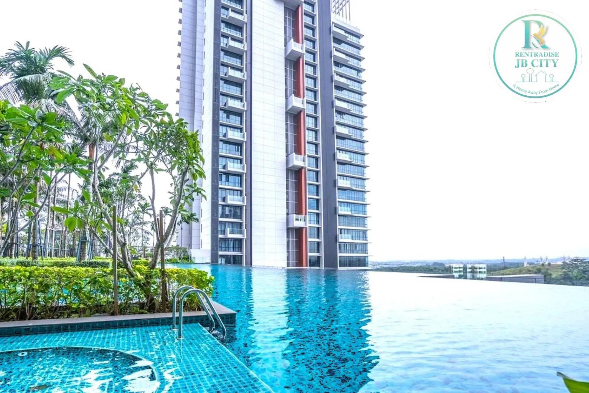 Swimming pool in Grand Medini Suites by RR JBcity