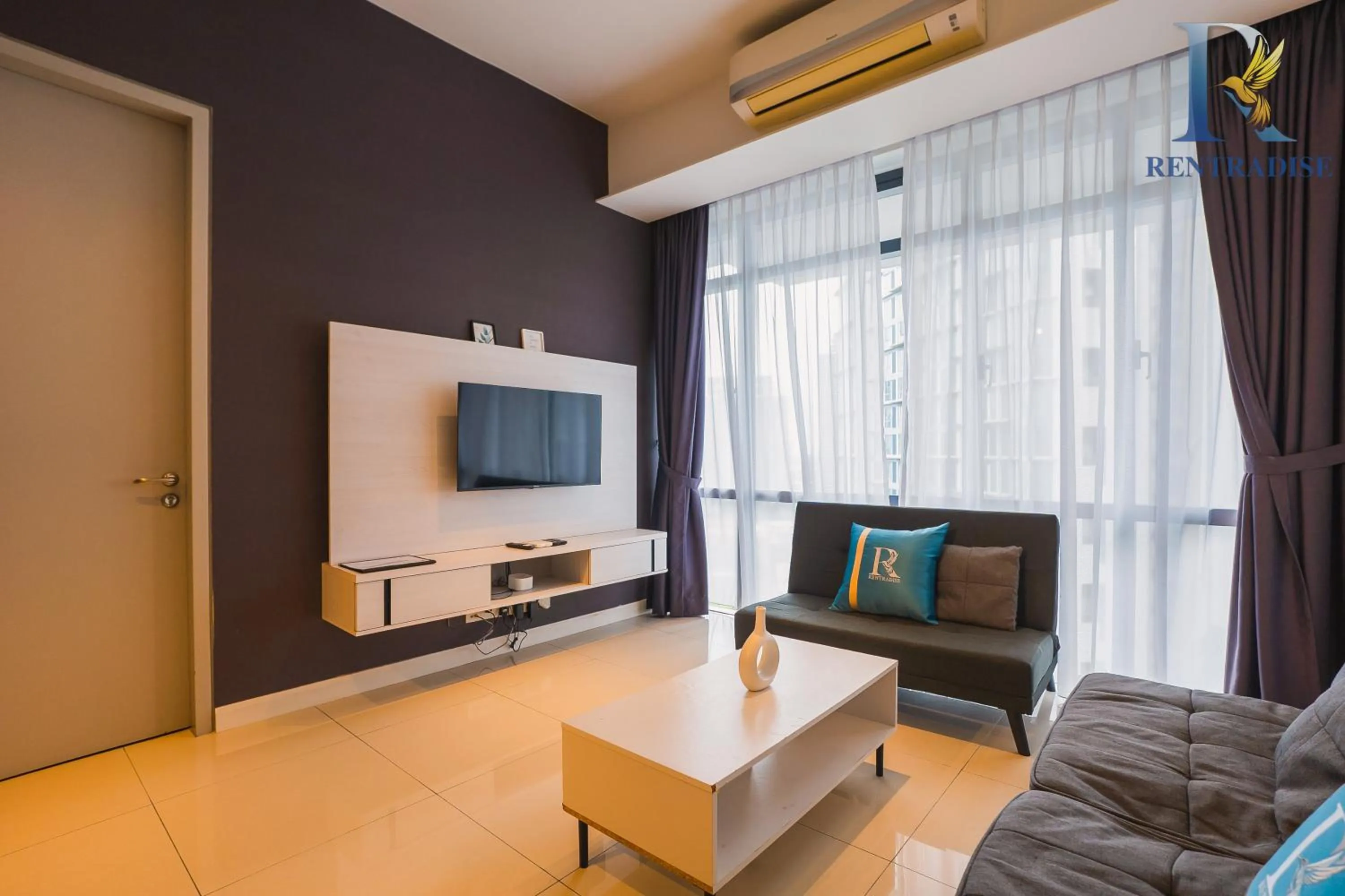 Grand Medini Suites by RR JBcity