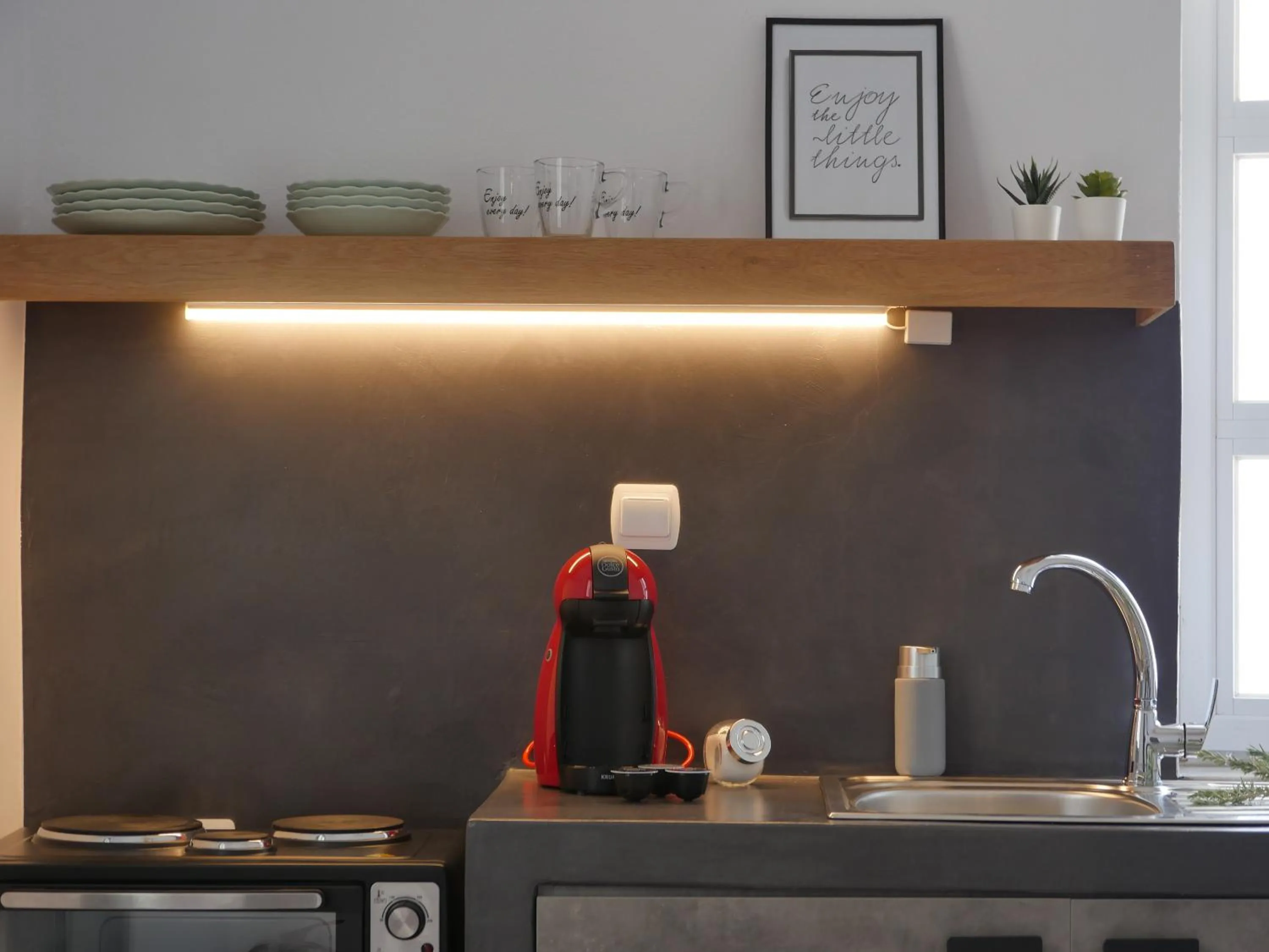 Coffee/tea facilities in Galini Rooms & Apartments