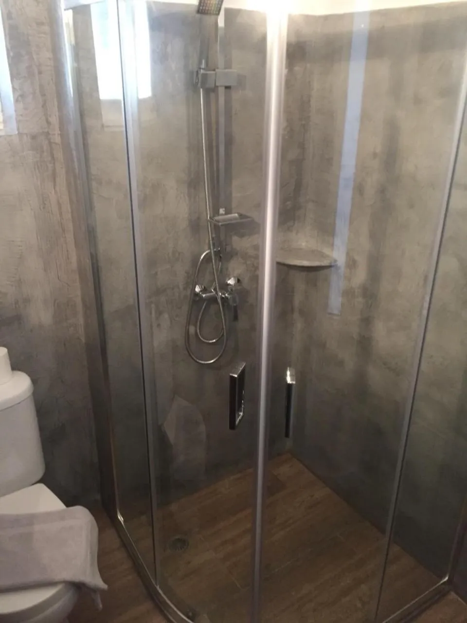 Shower in Galini Rooms & Apartments